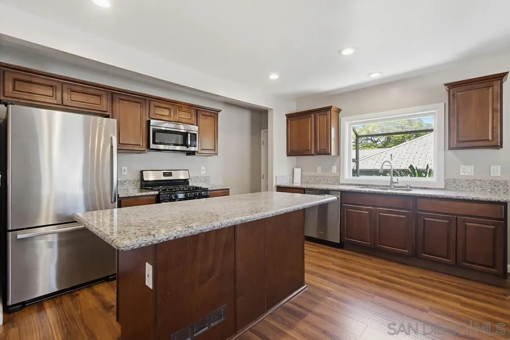 https://cdn.realtyfeed.com/cdn/127/260013296/f3c26054130cf147df5b8354cdb16f6f.webp