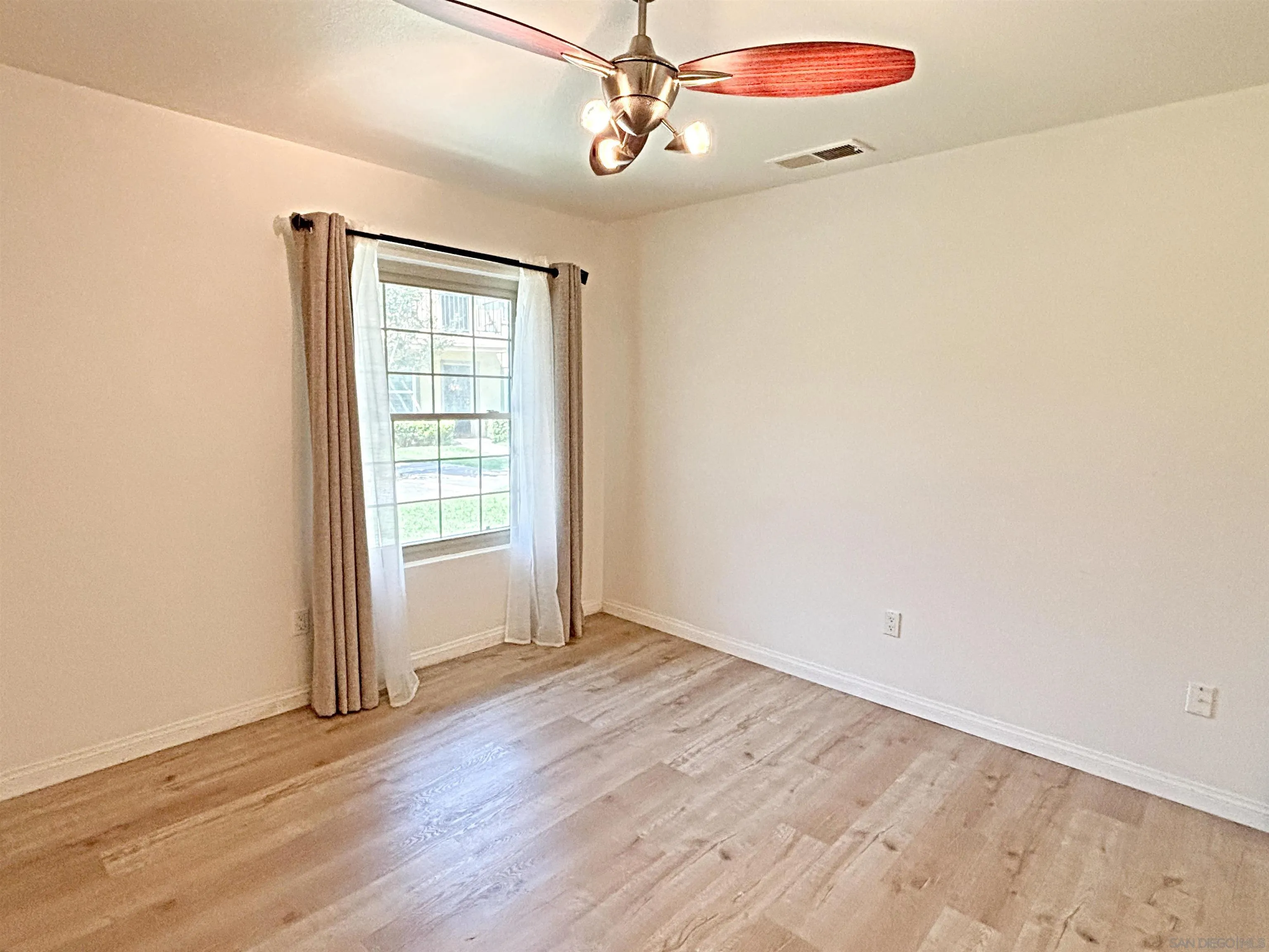 Photo #9: 260013301 Listing: Photo #9