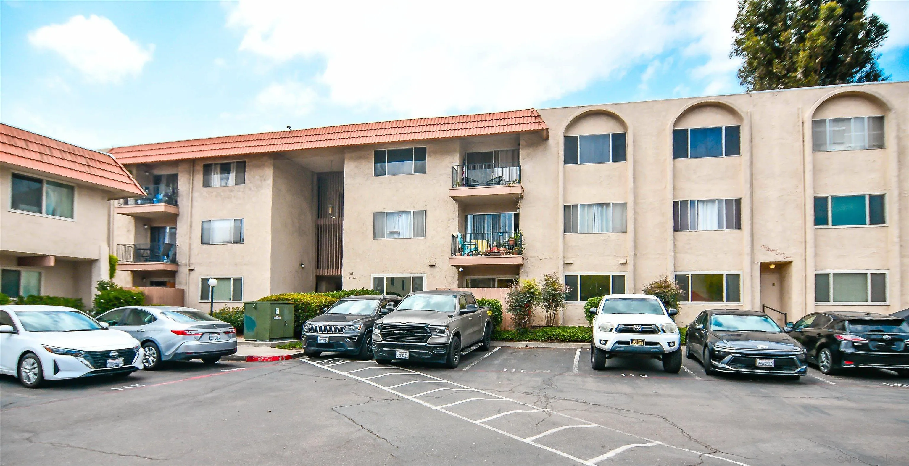 Photo #1: 260013303 Listing: Photo #1