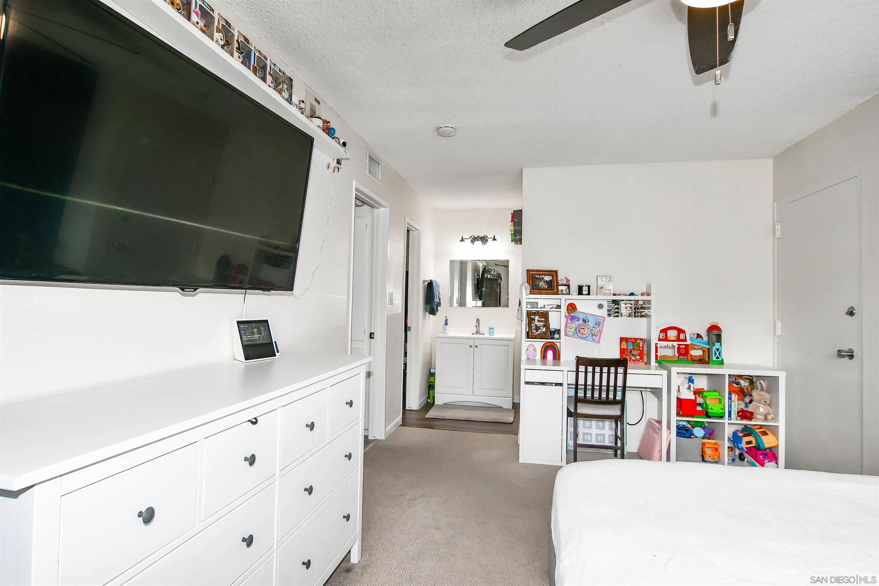 Photo #11: 260013303 Listing: Photo #11