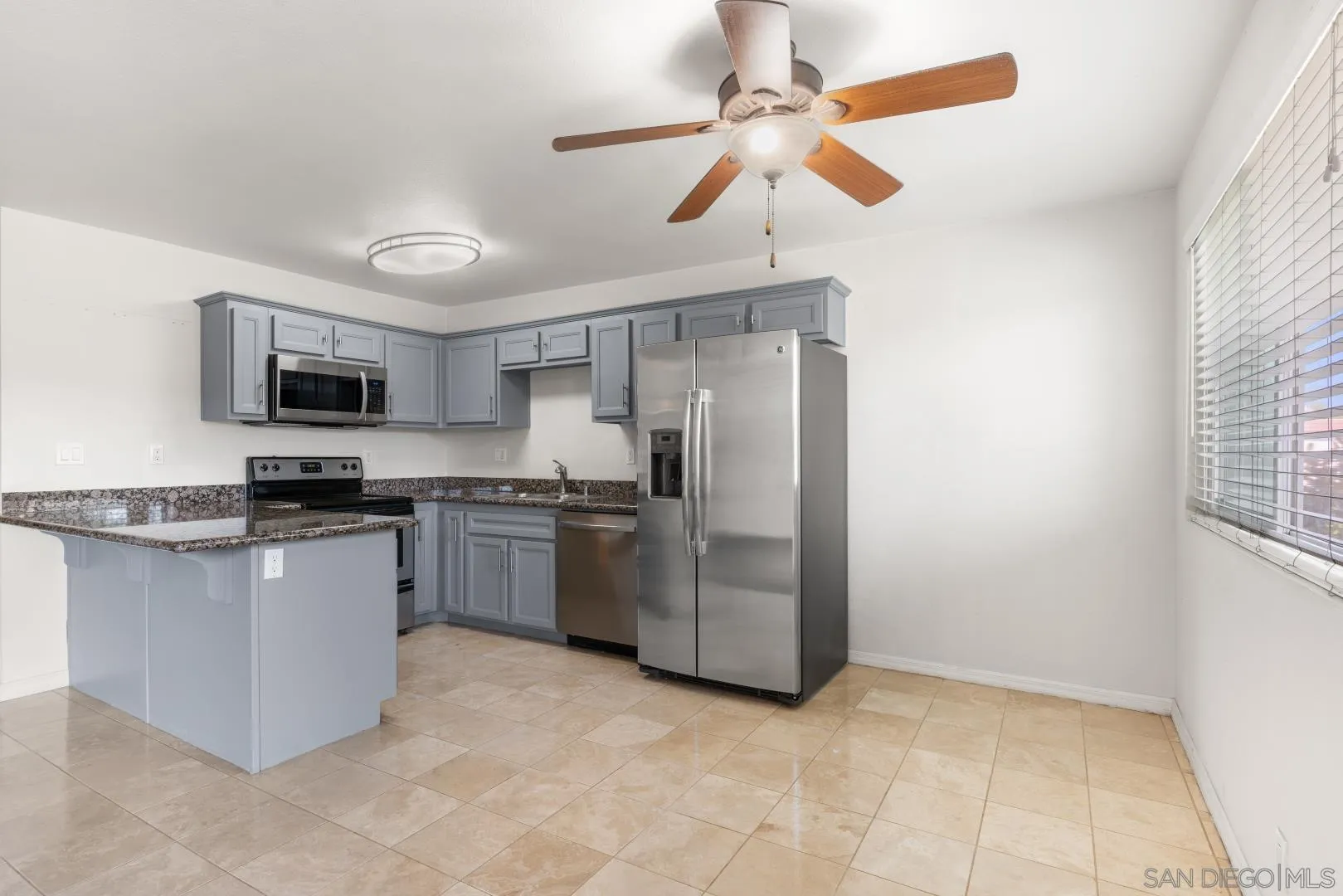 Photo #12: 260013304 Listing: Photo #12