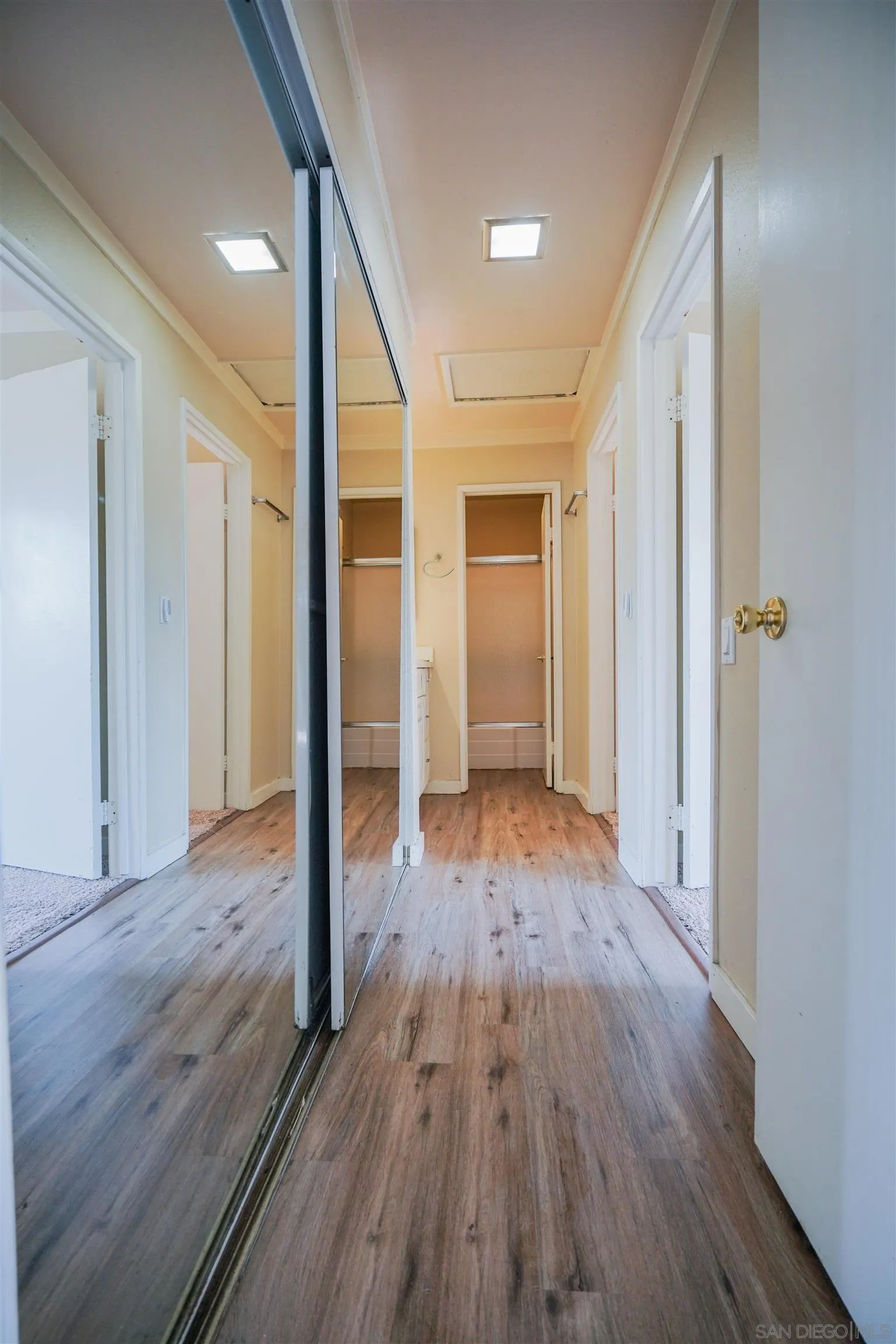Photo #12: 260013308 Listing: Photo #12