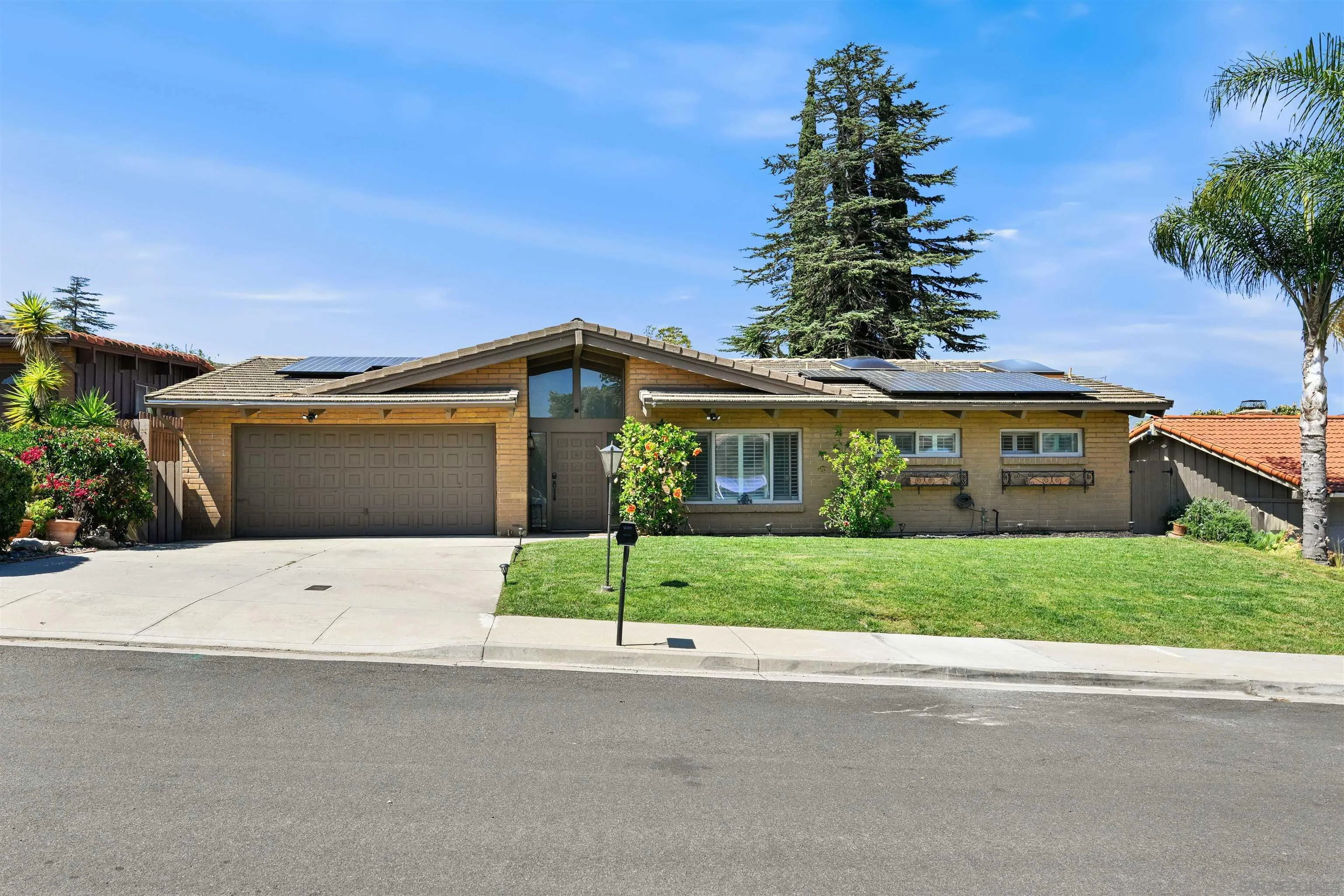 https://cdn.realtyfeed.com/cdn/127/260013310/724b06dcfe1c59dcf43a8a8652caa16a.webp