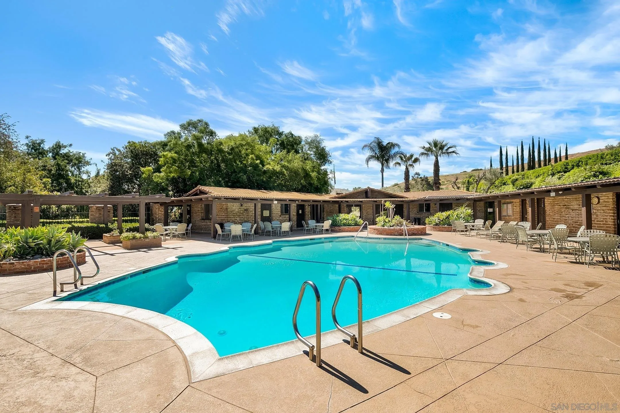 https://cdn.realtyfeed.com/cdn/127/260013310/77feedb00fa34c8afcd98c307a05ae17.webp