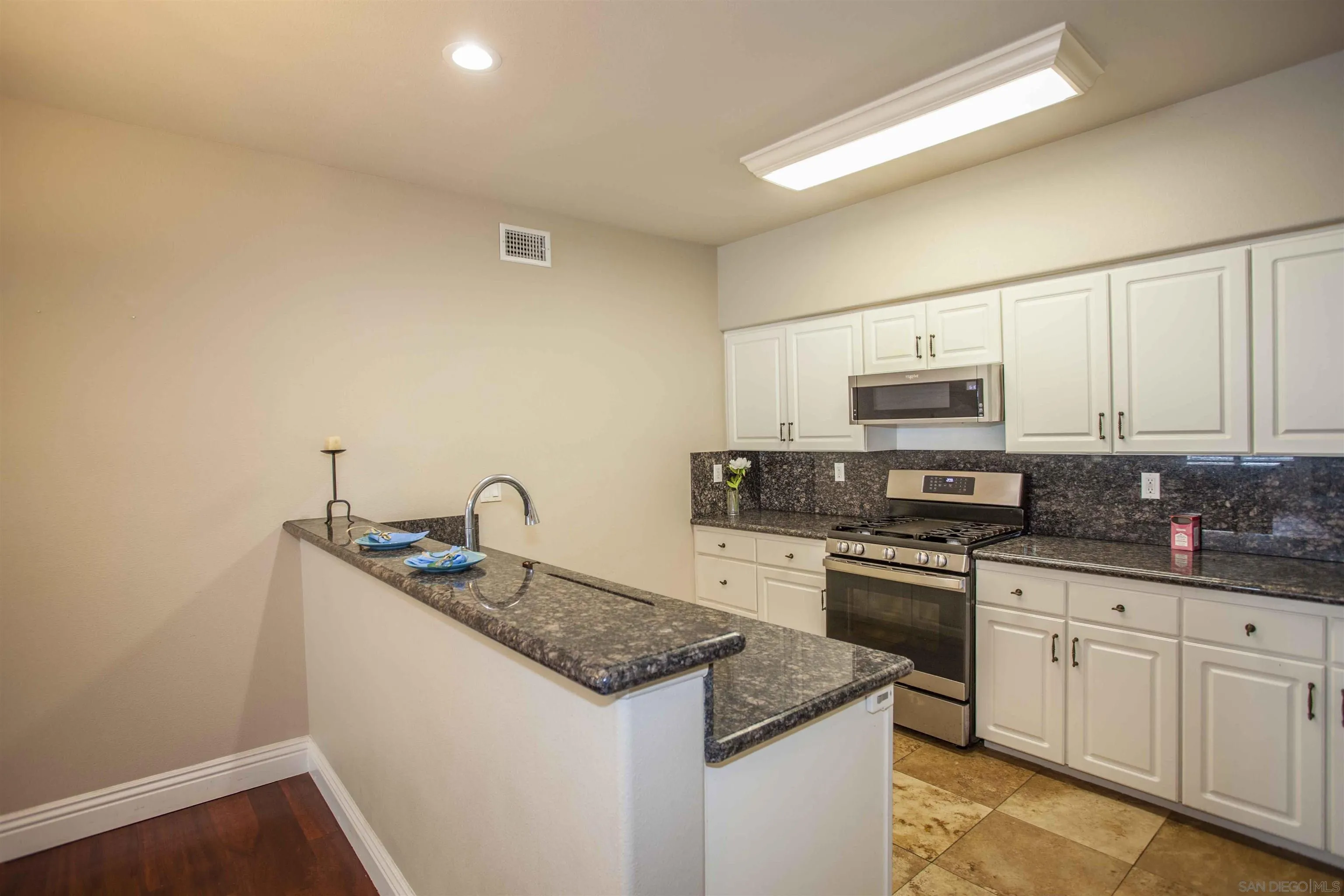 Photo #4: 260013314 Listing: Photo #4