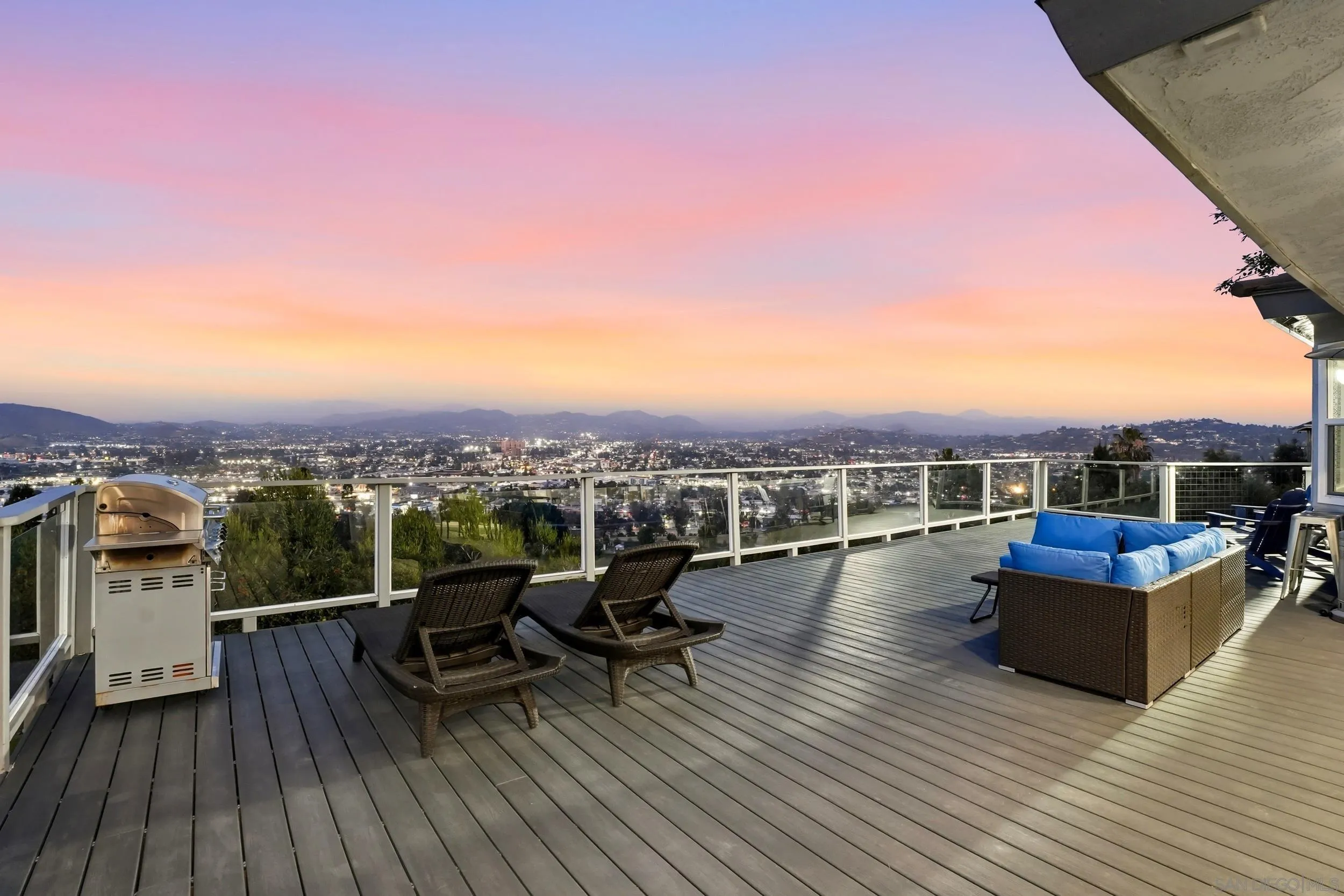 https://cdn.realtyfeed.com/cdn/127/260013316/44cdcd56cb2ff3324b7234f127fc11f9.webp