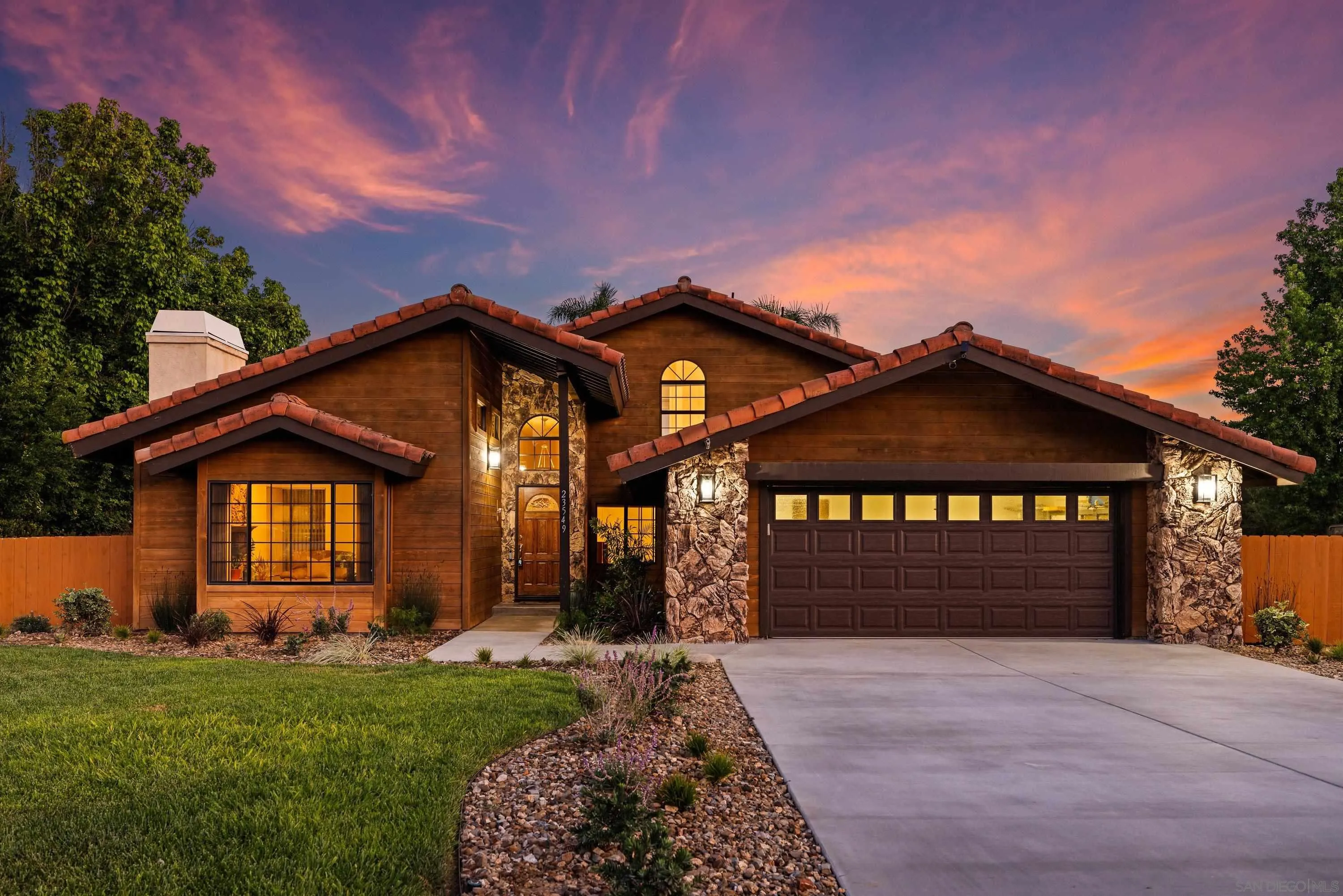 https://cdn.realtyfeed.com/cdn/127/260013319/00dcfb3d8f99d00dd2ad0dfeb577eeff.webp