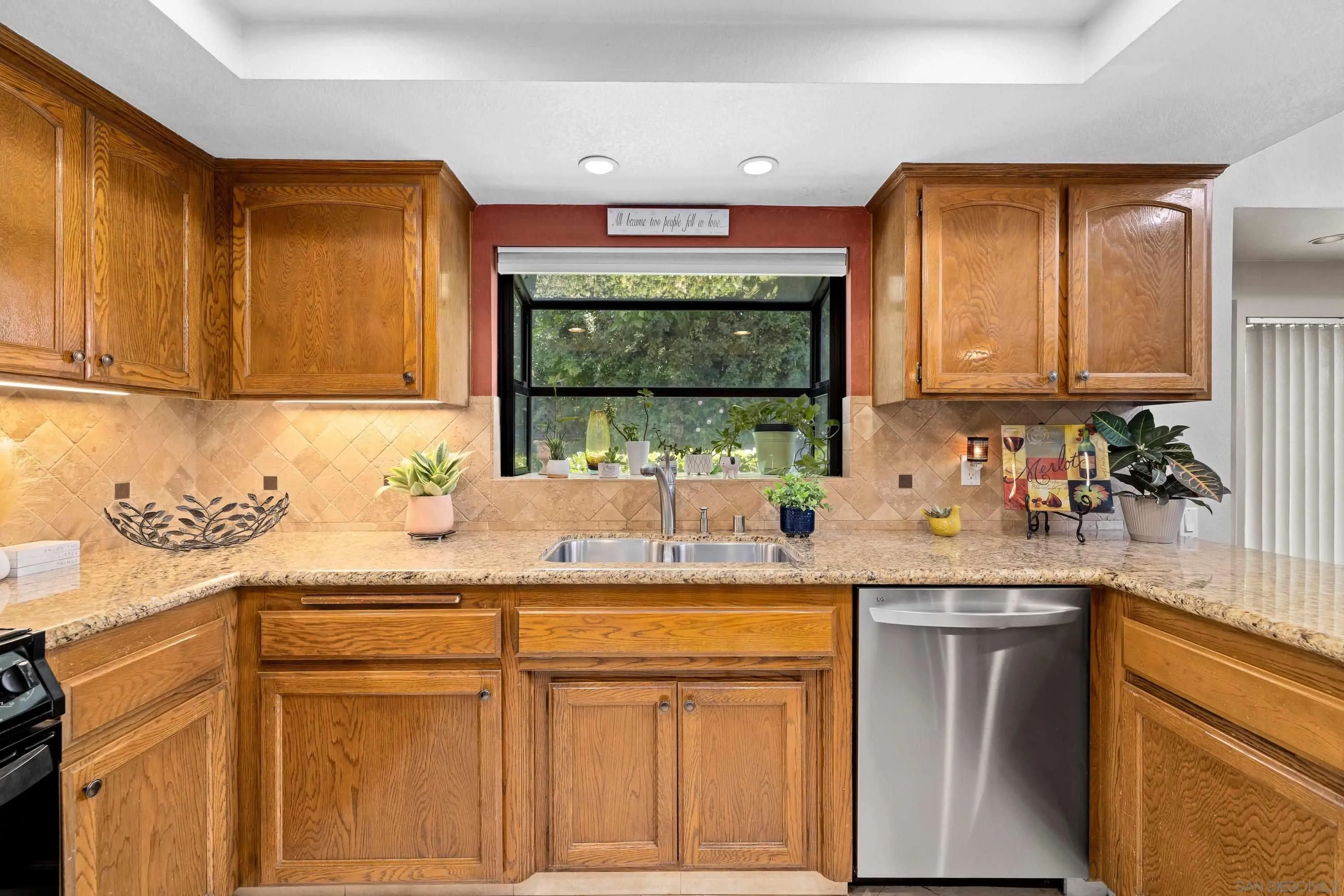 https://cdn.realtyfeed.com/cdn/127/260013319/17f68cebee35fff6362b848defa99664.webp
