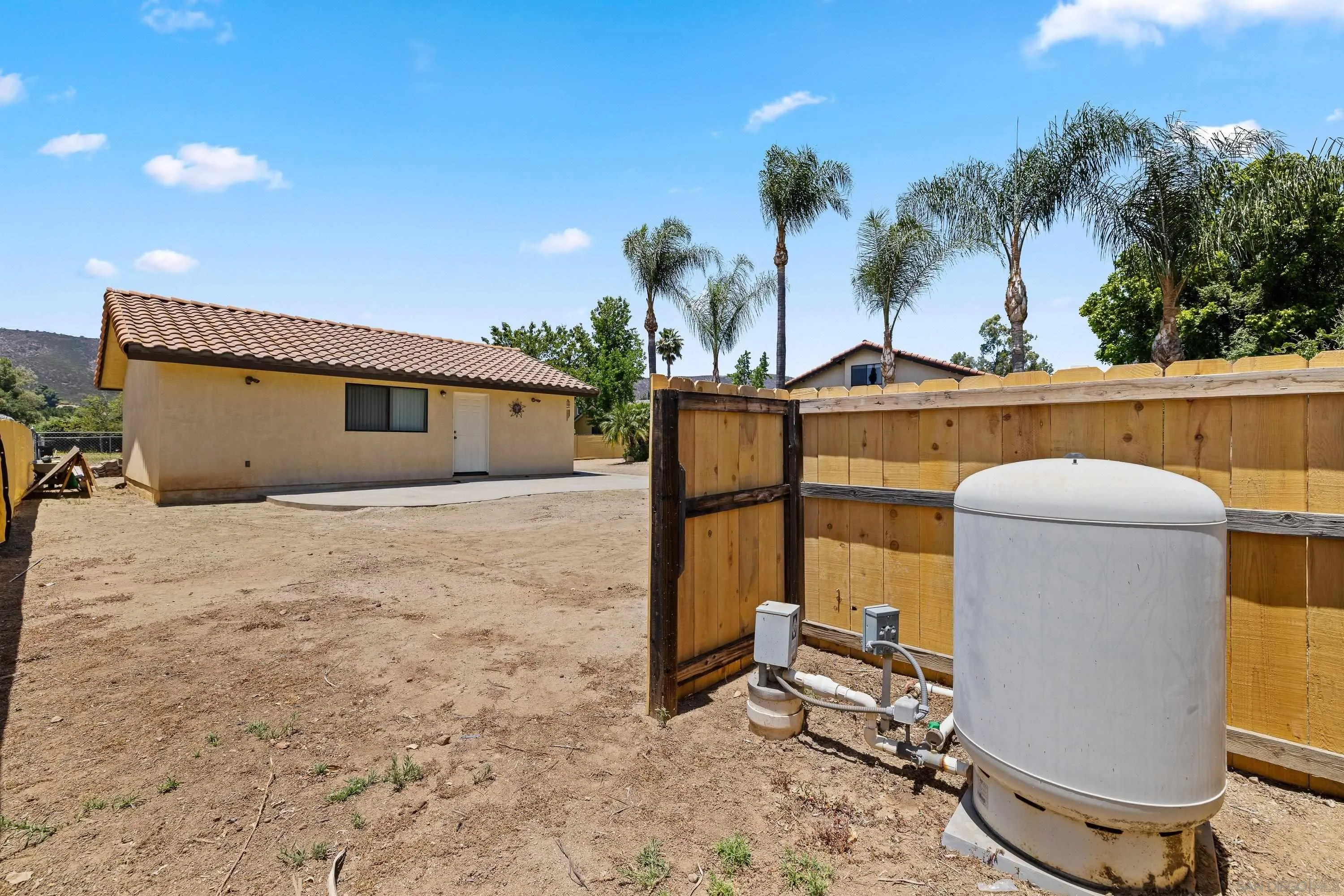 https://cdn.realtyfeed.com/cdn/127/260013319/1f26462b8f42fd35bdcbd14b3b60a74a.webp