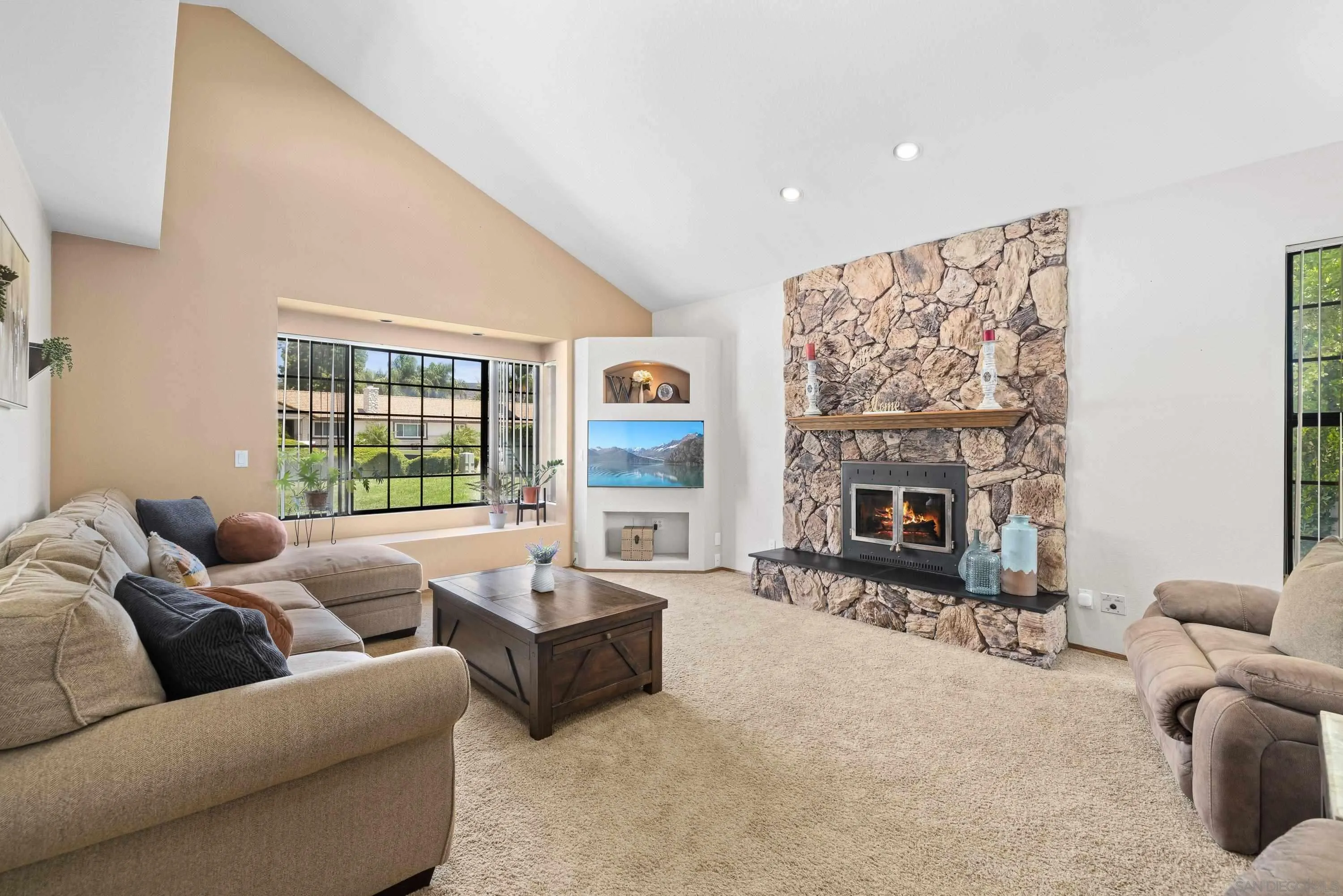 https://cdn.realtyfeed.com/cdn/127/260013319/61b0e435dd93e668ee787b7ca7b07ffc.webp