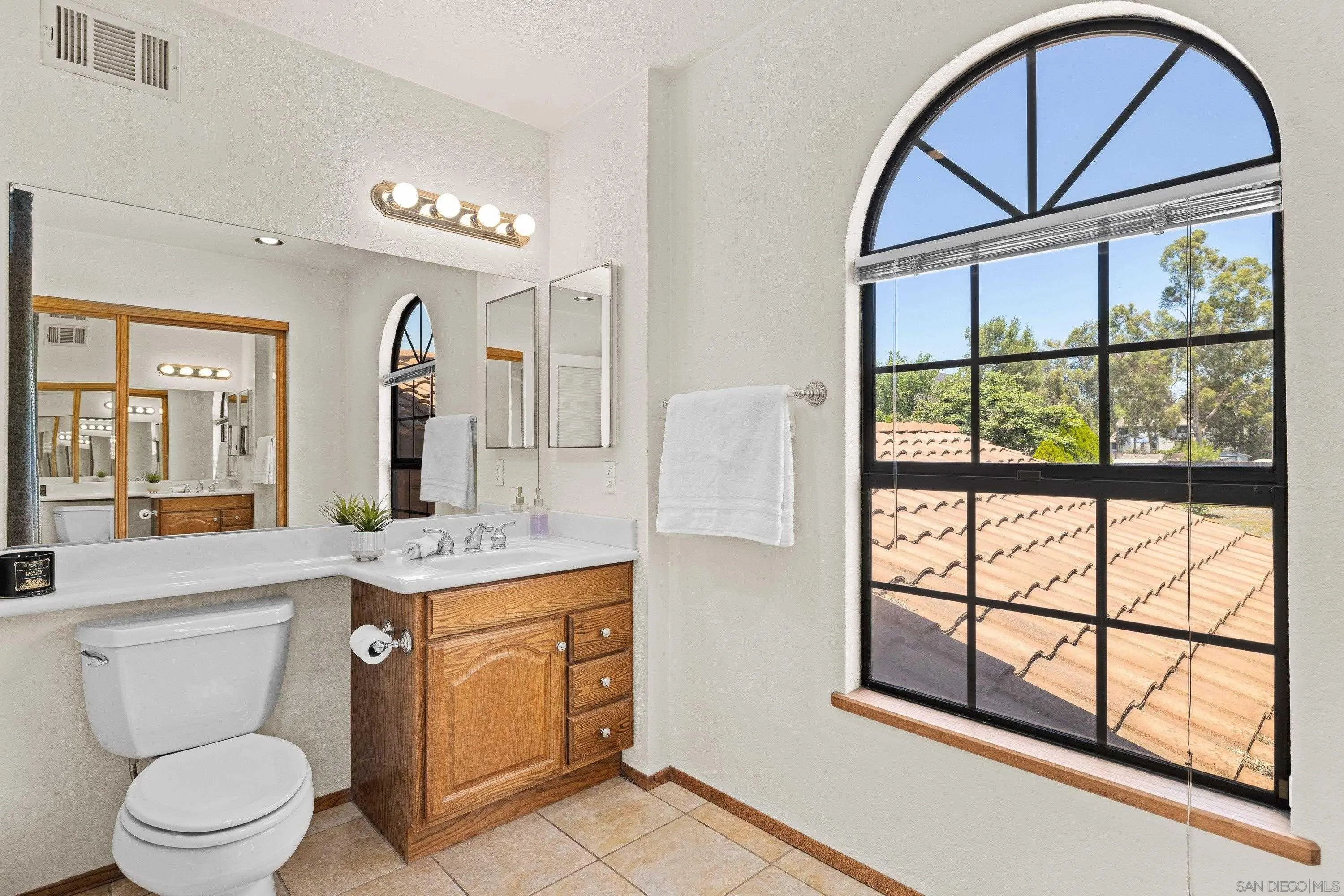 https://cdn.realtyfeed.com/cdn/127/260013319/650f1fa996dda5346028ff75db92c8de.webp