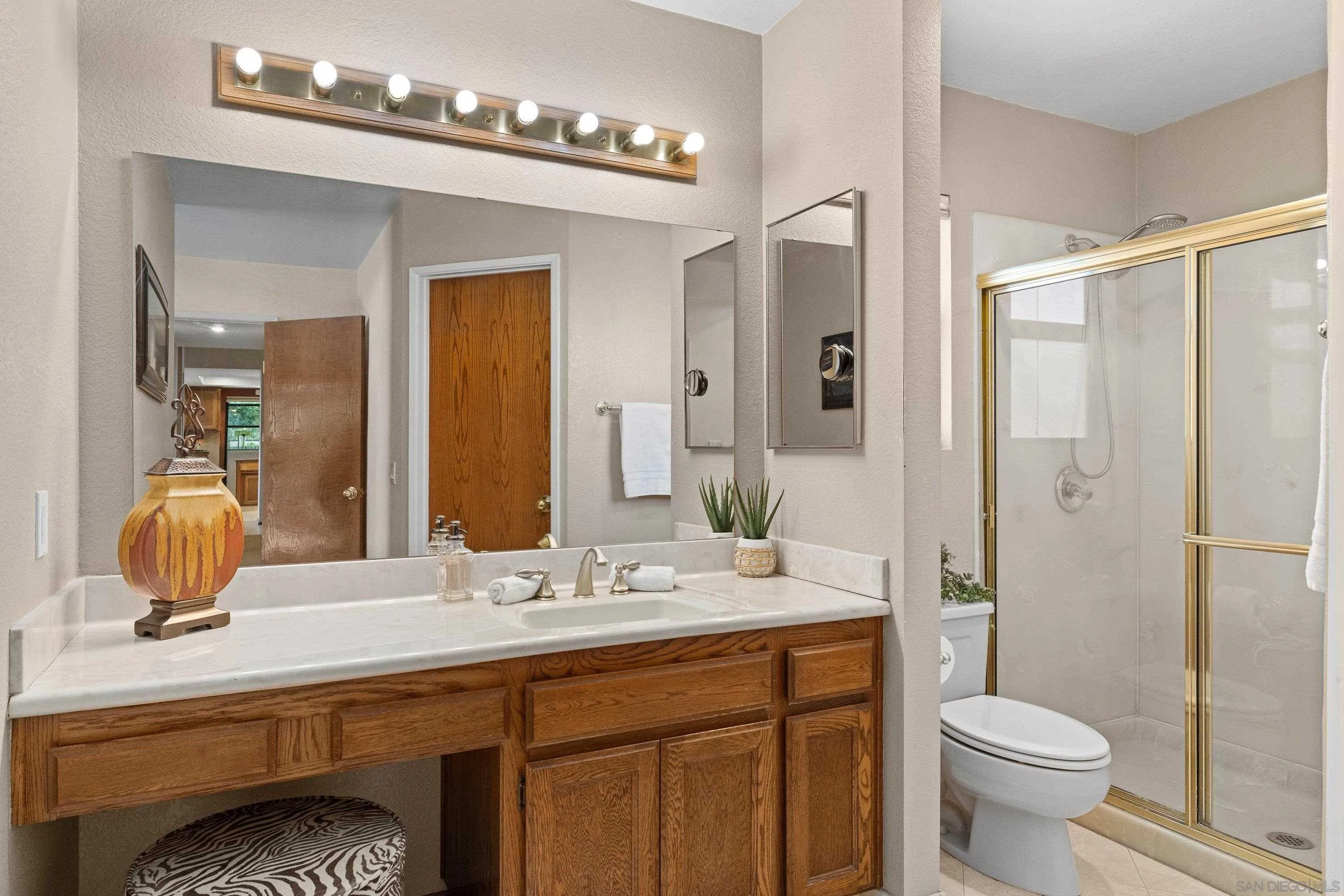 https://cdn.realtyfeed.com/cdn/127/260013319/aa44e519f704d6a3de021761b10e07fd.webp