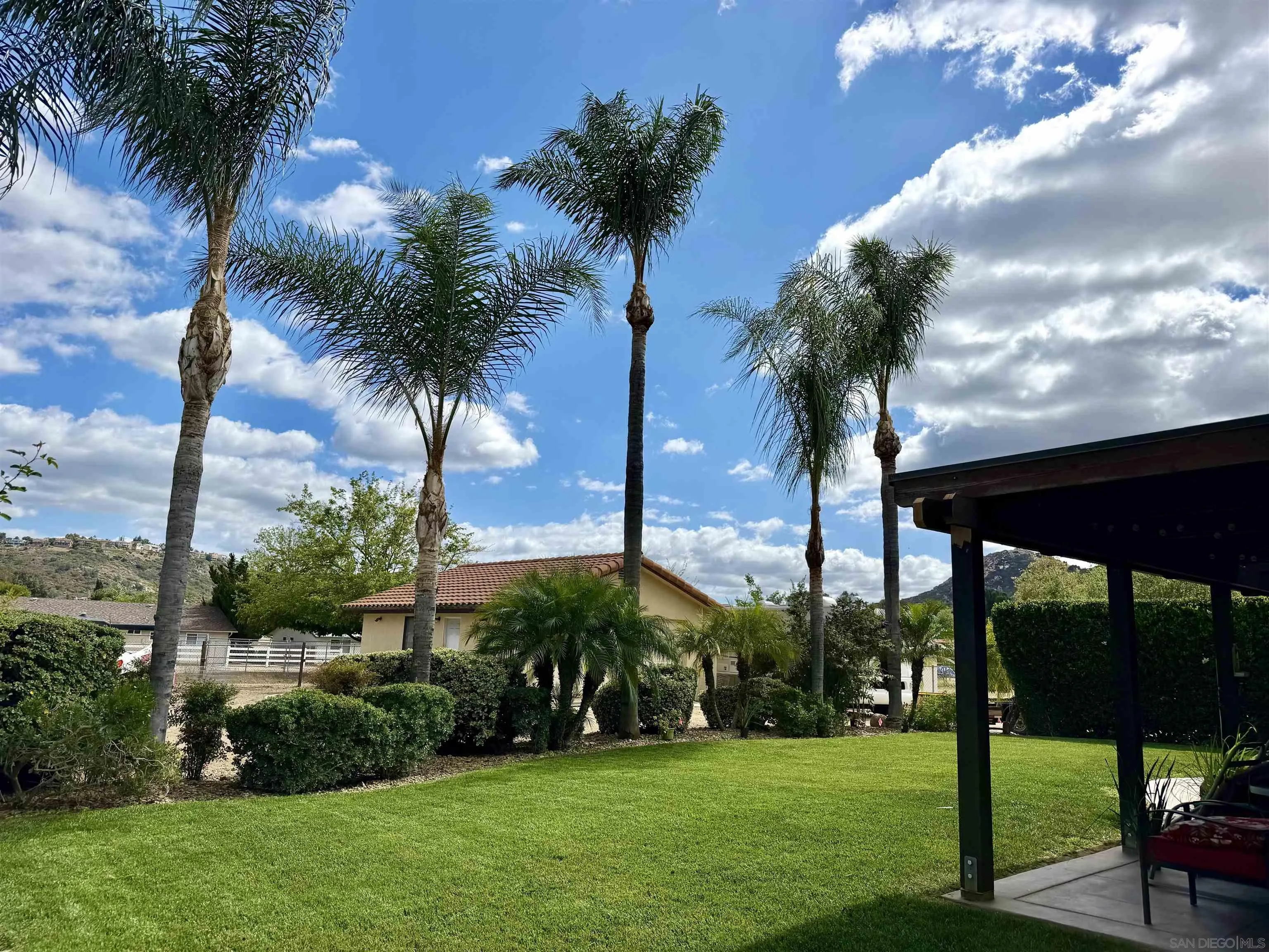 https://cdn.realtyfeed.com/cdn/127/260013319/b14b25418e98d16476f1d657ed77b17d.webp