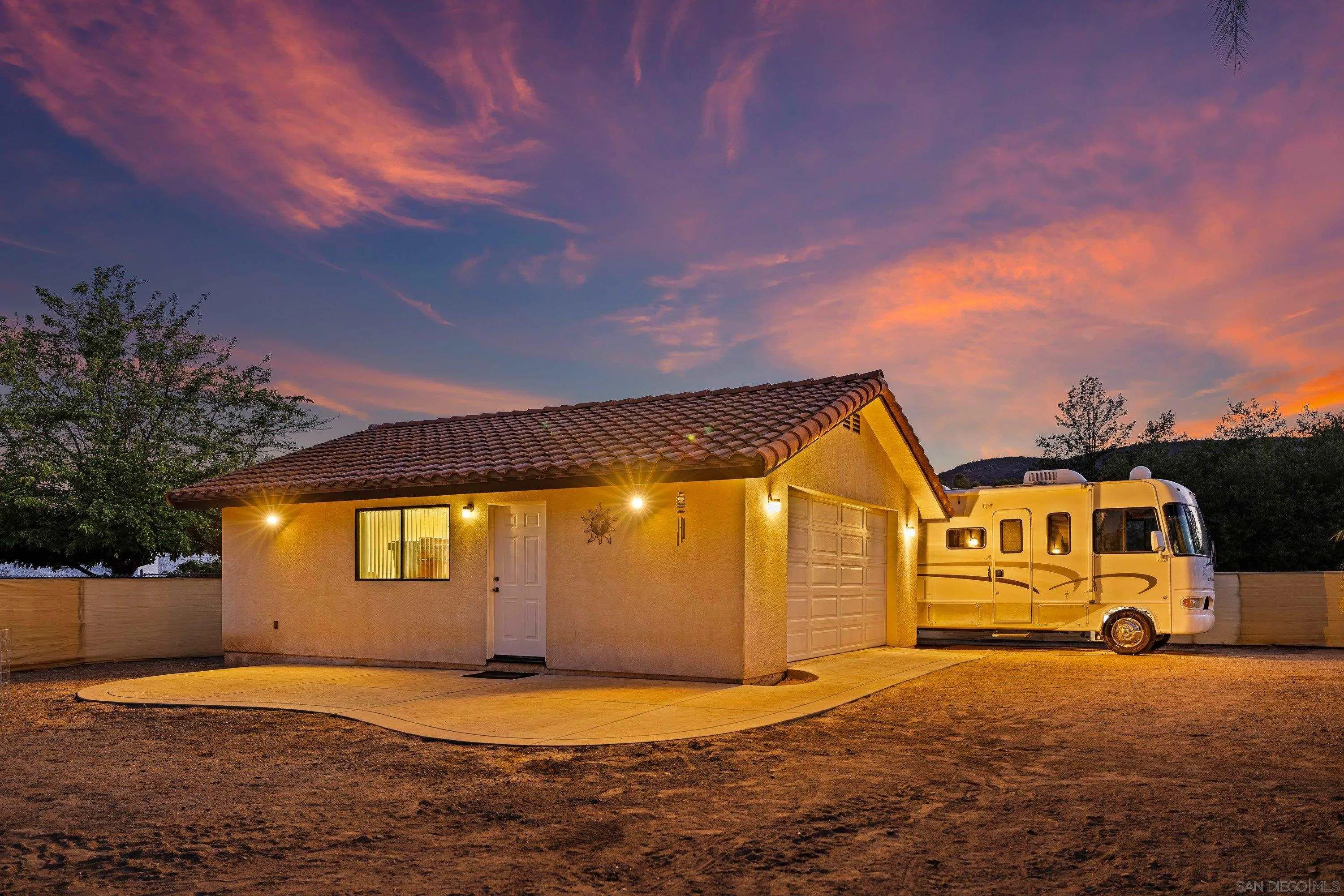 https://cdn.realtyfeed.com/cdn/127/260013319/bb99ff2db47c2e0c9a3d81b1affe9c03.webp