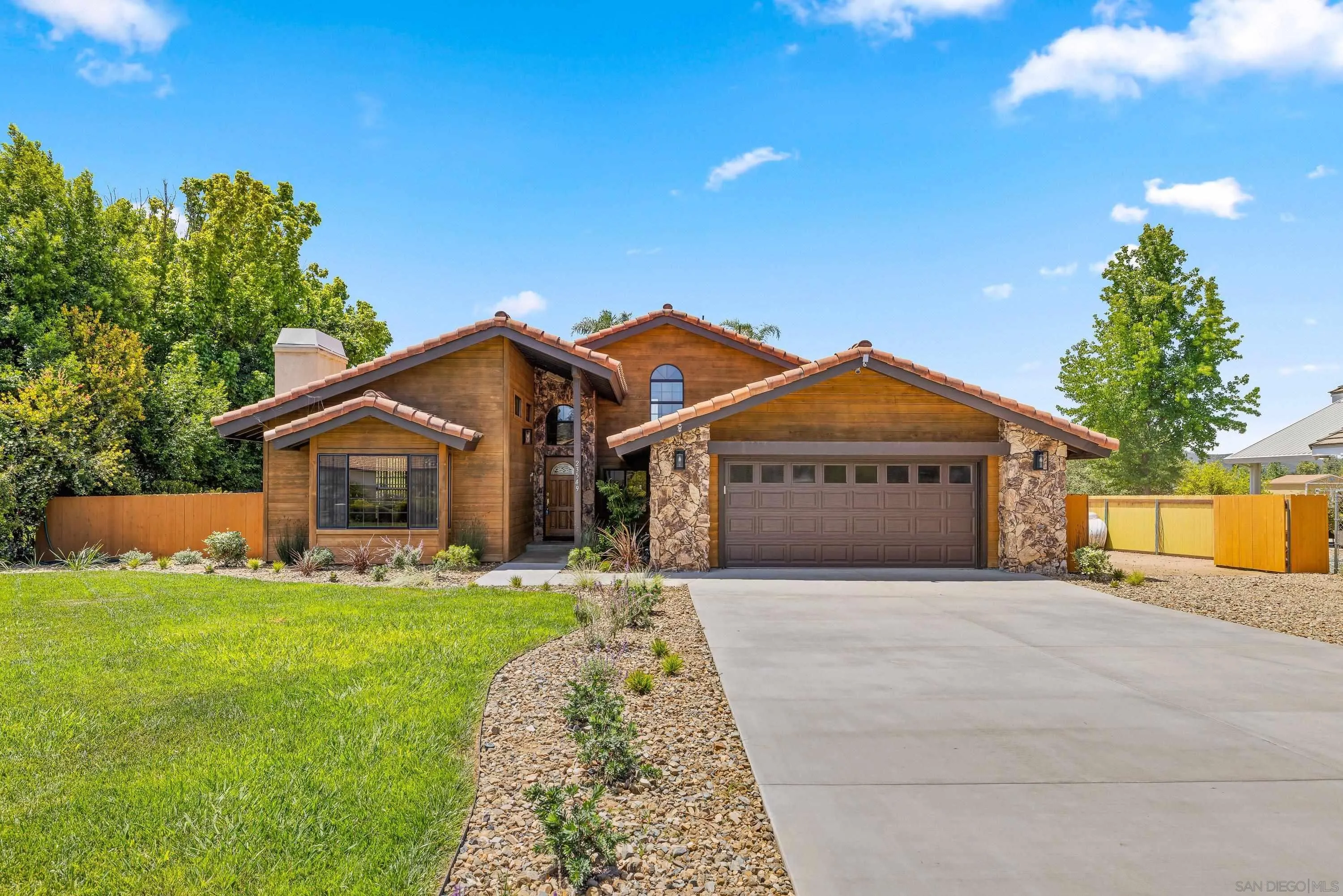 https://cdn.realtyfeed.com/cdn/127/260013319/d5fcf006295c5aeb3f68b760c1989249.webp