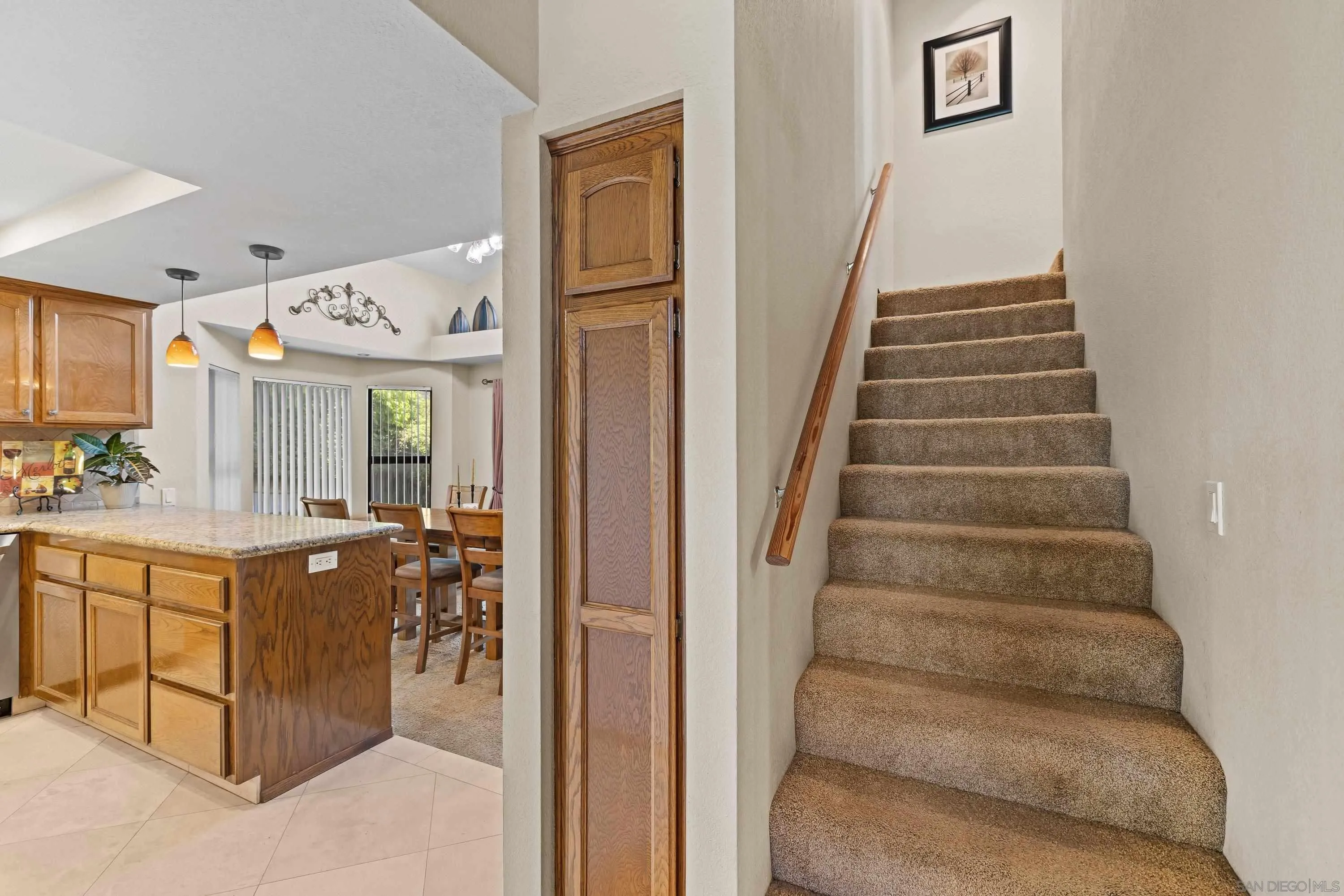 https://cdn.realtyfeed.com/cdn/127/260013319/db0292a27711e73eebfe0863aac36c8e.webp