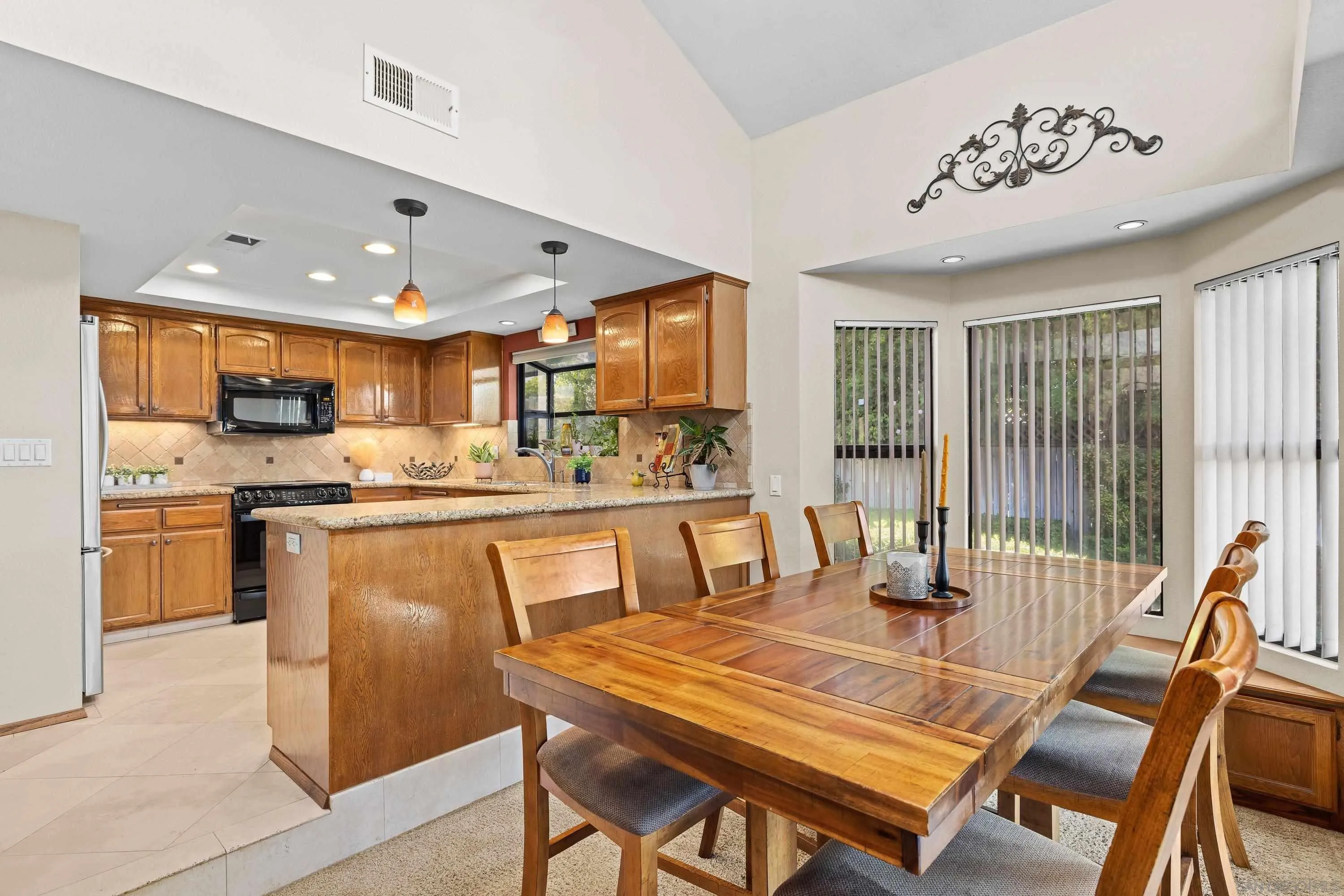 https://cdn.realtyfeed.com/cdn/127/260013319/fa6a5e6219ed0c562948f432d3f8c646.webp