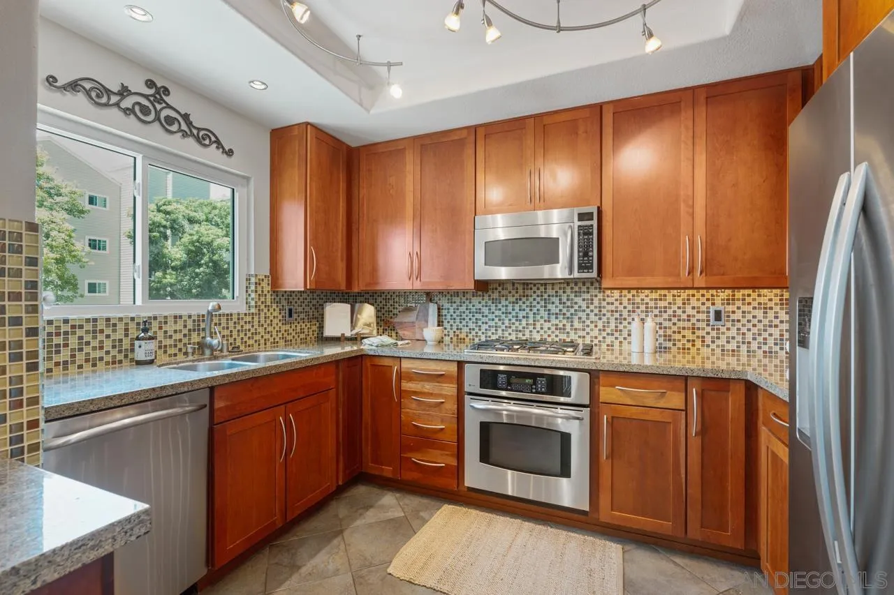 Photo #14: 260013326 Listing: Photo #14