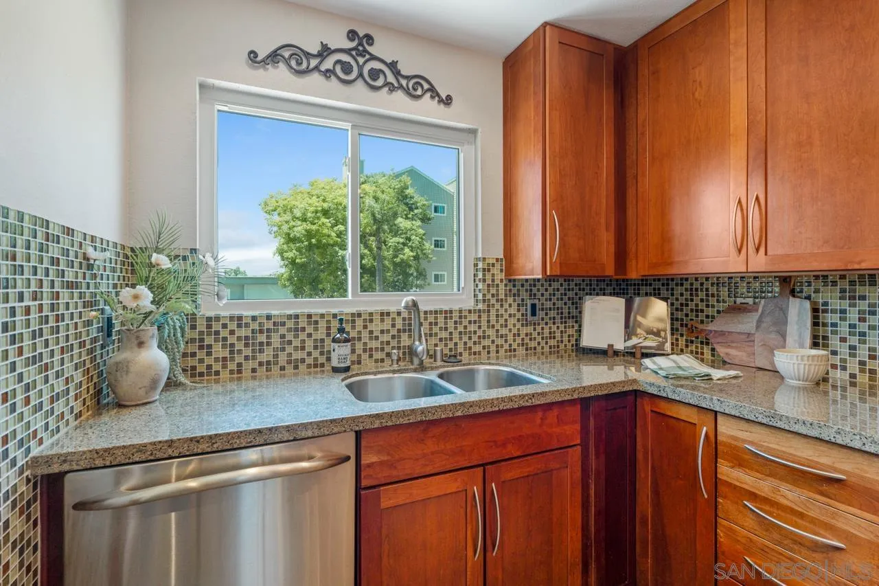 Photo #15: 260013326 Listing: Photo #15
