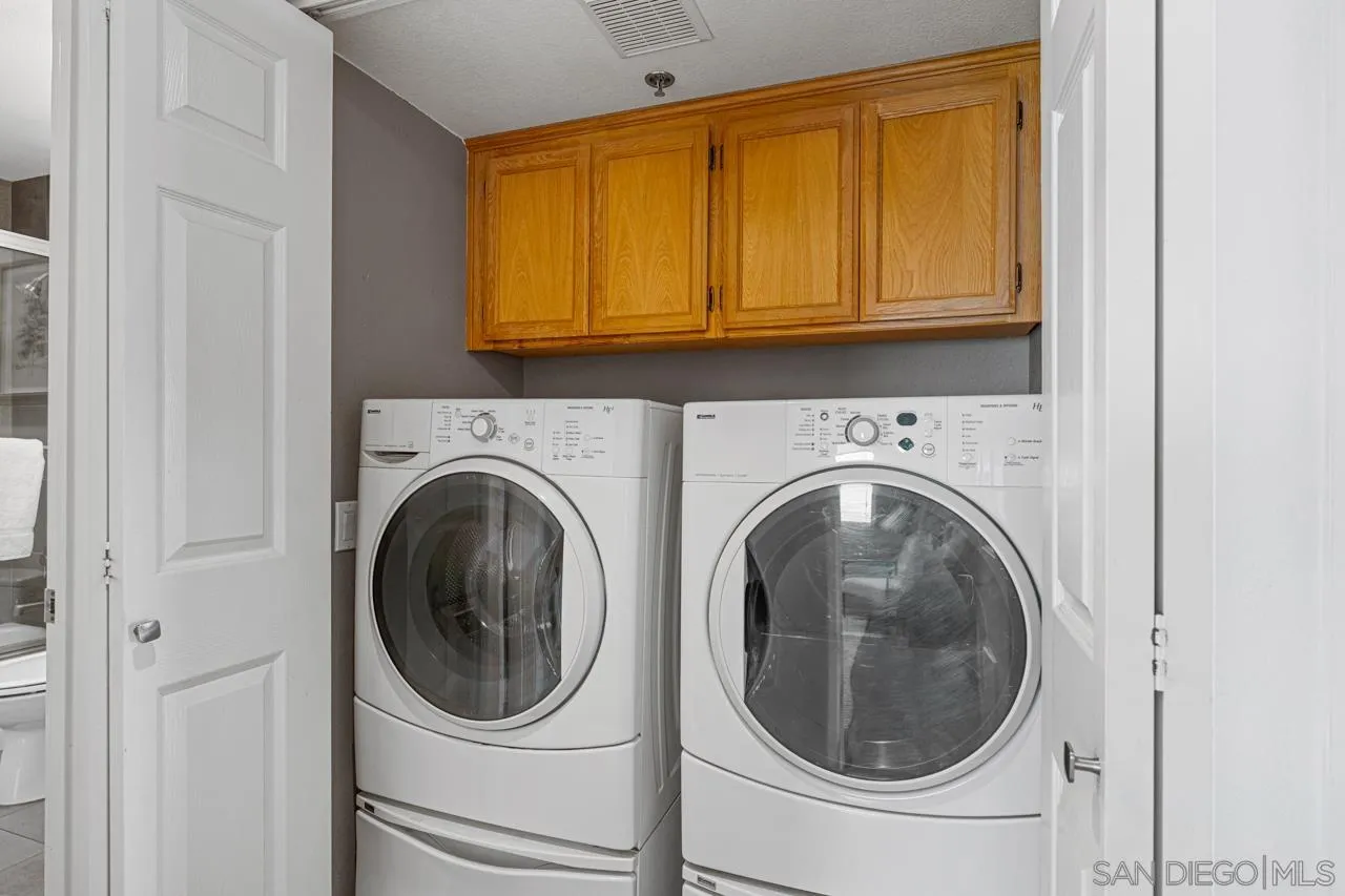 Photo #33: 260013326 Listing: Photo #33