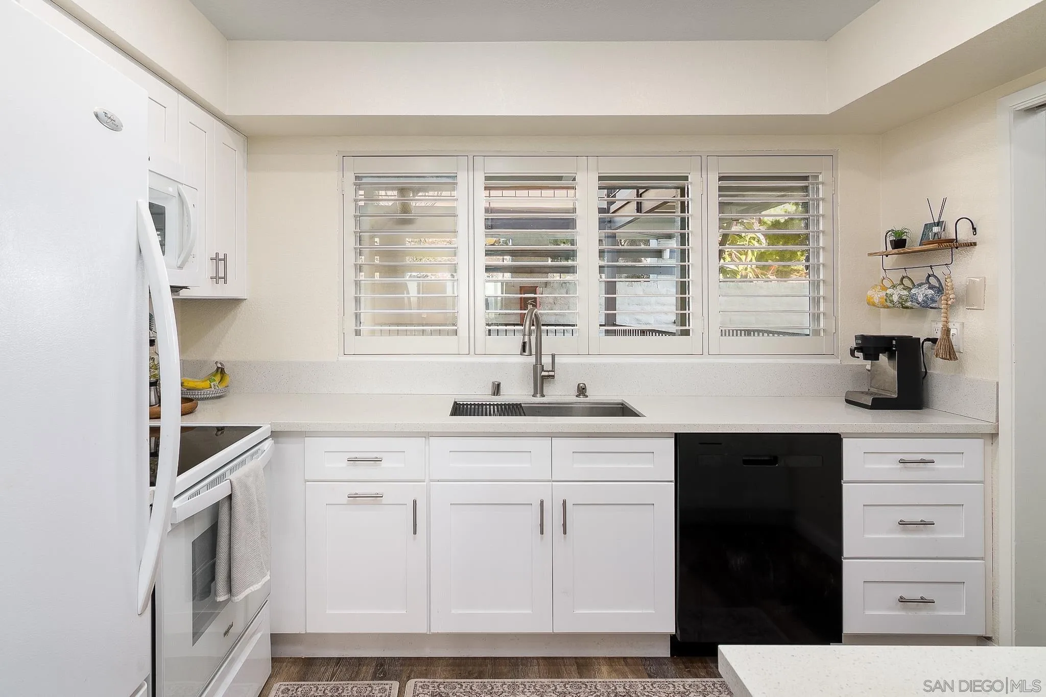 Photo #3: 260013333 Listing: Photo #3