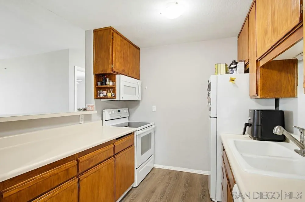 Photo #8: 260013341 Listing: Photo #8