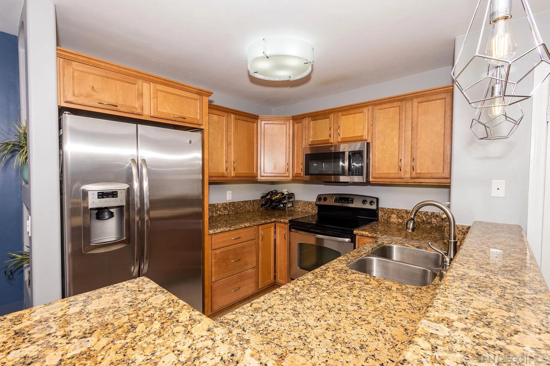 https://cdn.realtyfeed.com/cdn/127/260013346/1f1f44b44c40b4137af3c6fd7e3a7369.webp