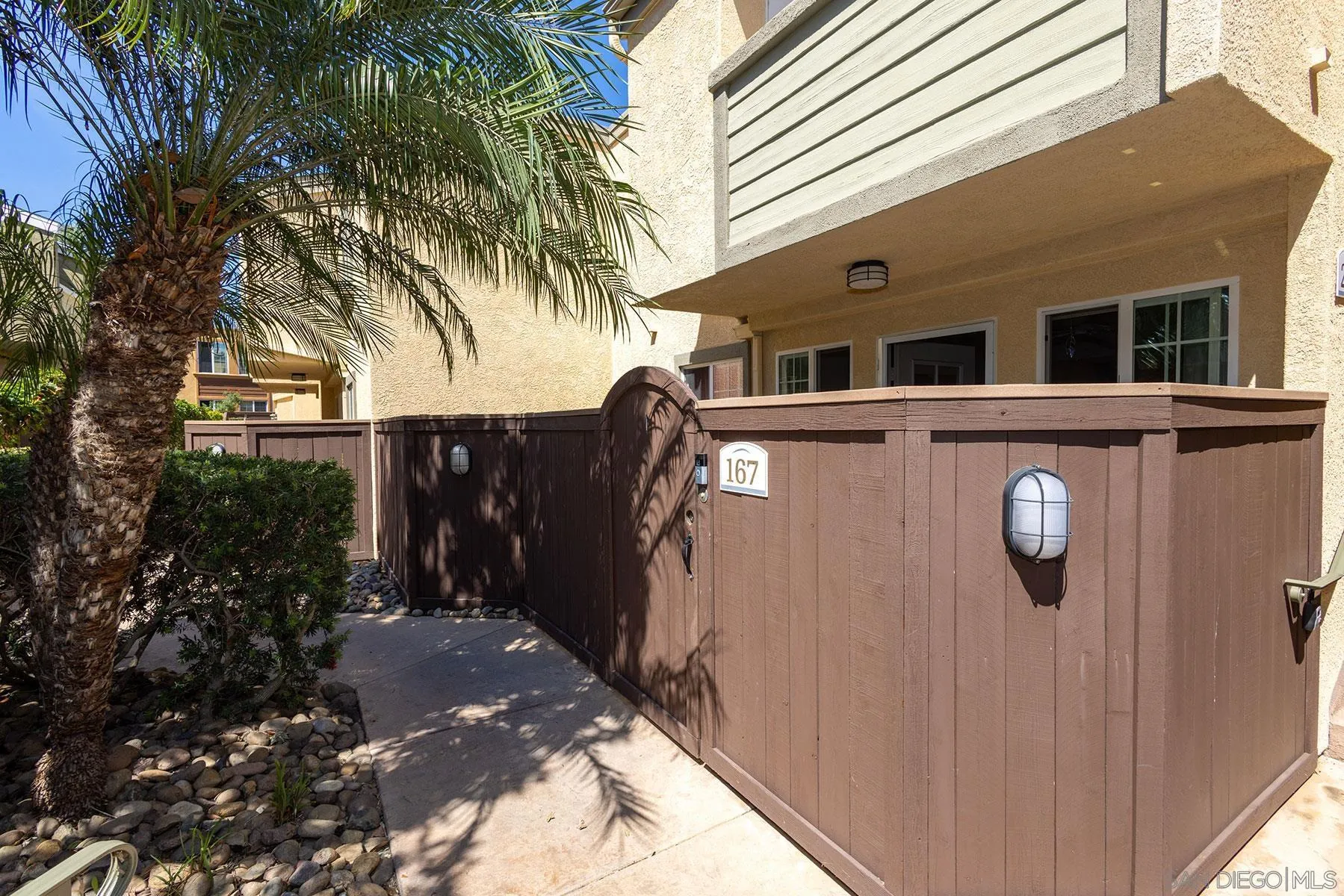 https://cdn.realtyfeed.com/cdn/127/260013346/91097651d711712f287846a061e39fd1.webp