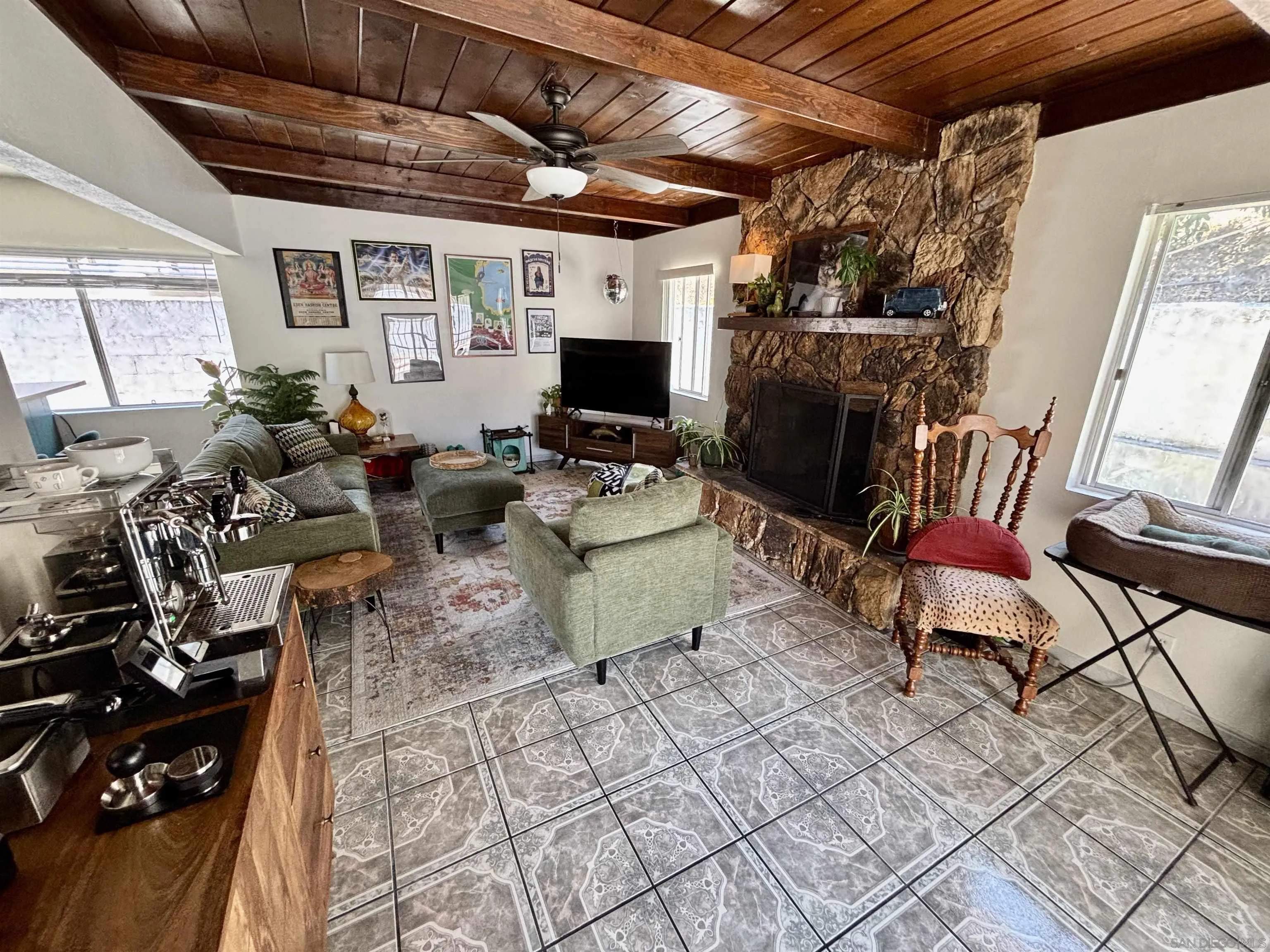 https://cdn.realtyfeed.com/cdn/127/260013350/2355c06384ff16a5d6412d872e071ed2.webp
