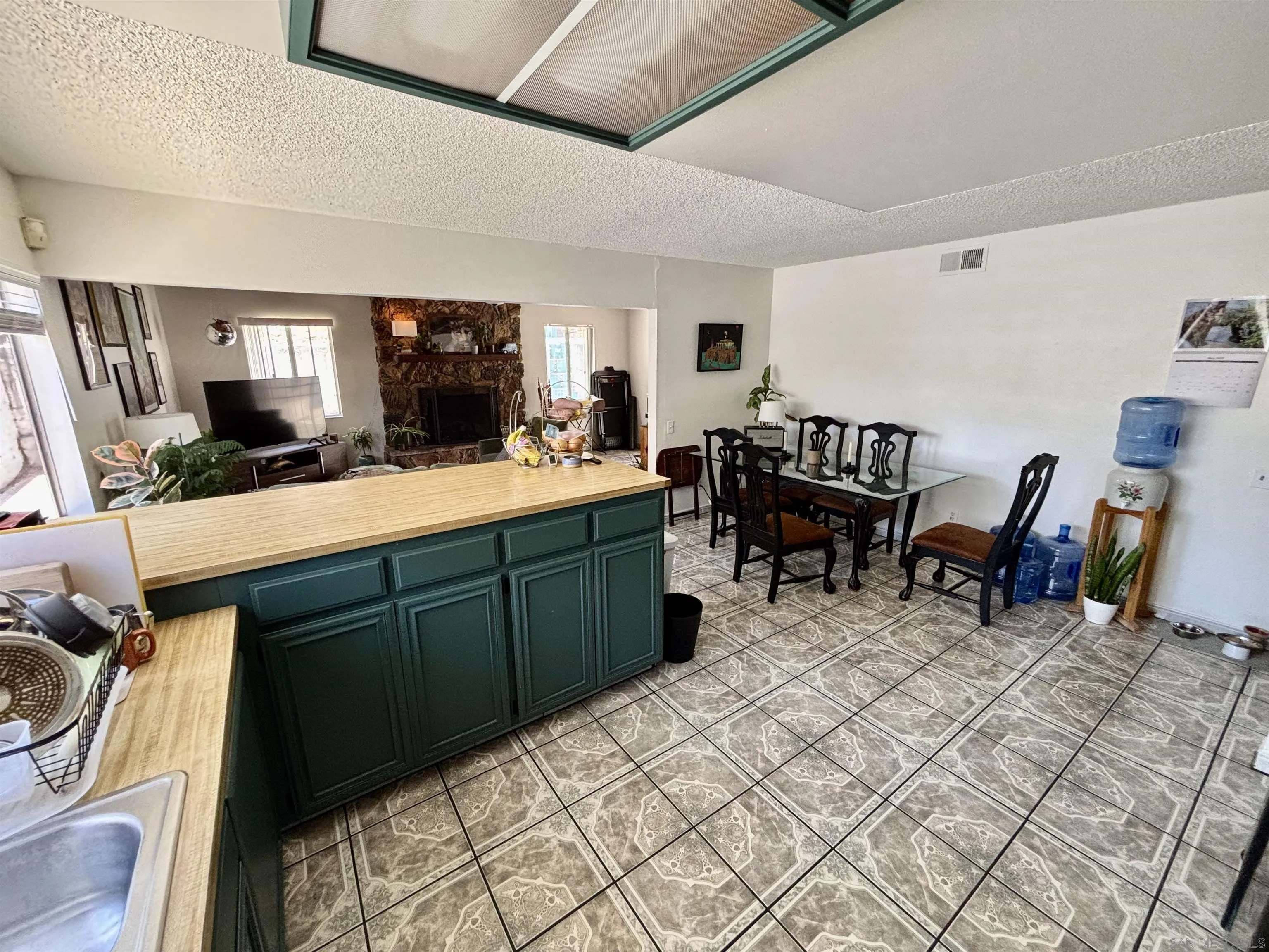 https://cdn.realtyfeed.com/cdn/127/260013350/2738b525189ac18341a812b68d78dbff.webp