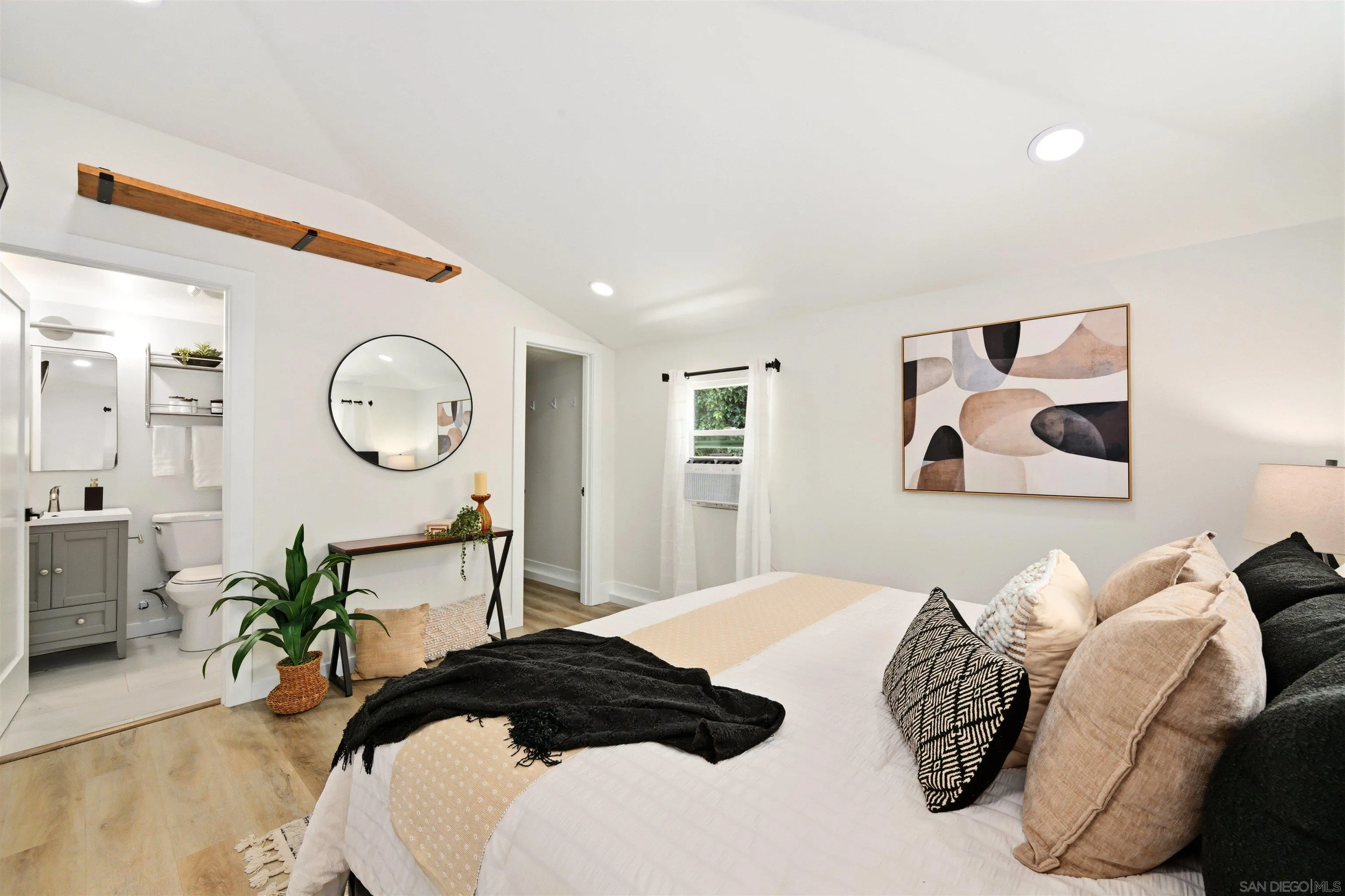 https://cdn.realtyfeed.com/cdn/127/260013351/211d98888aa99cb97f3c7b8970dc48ef.webp