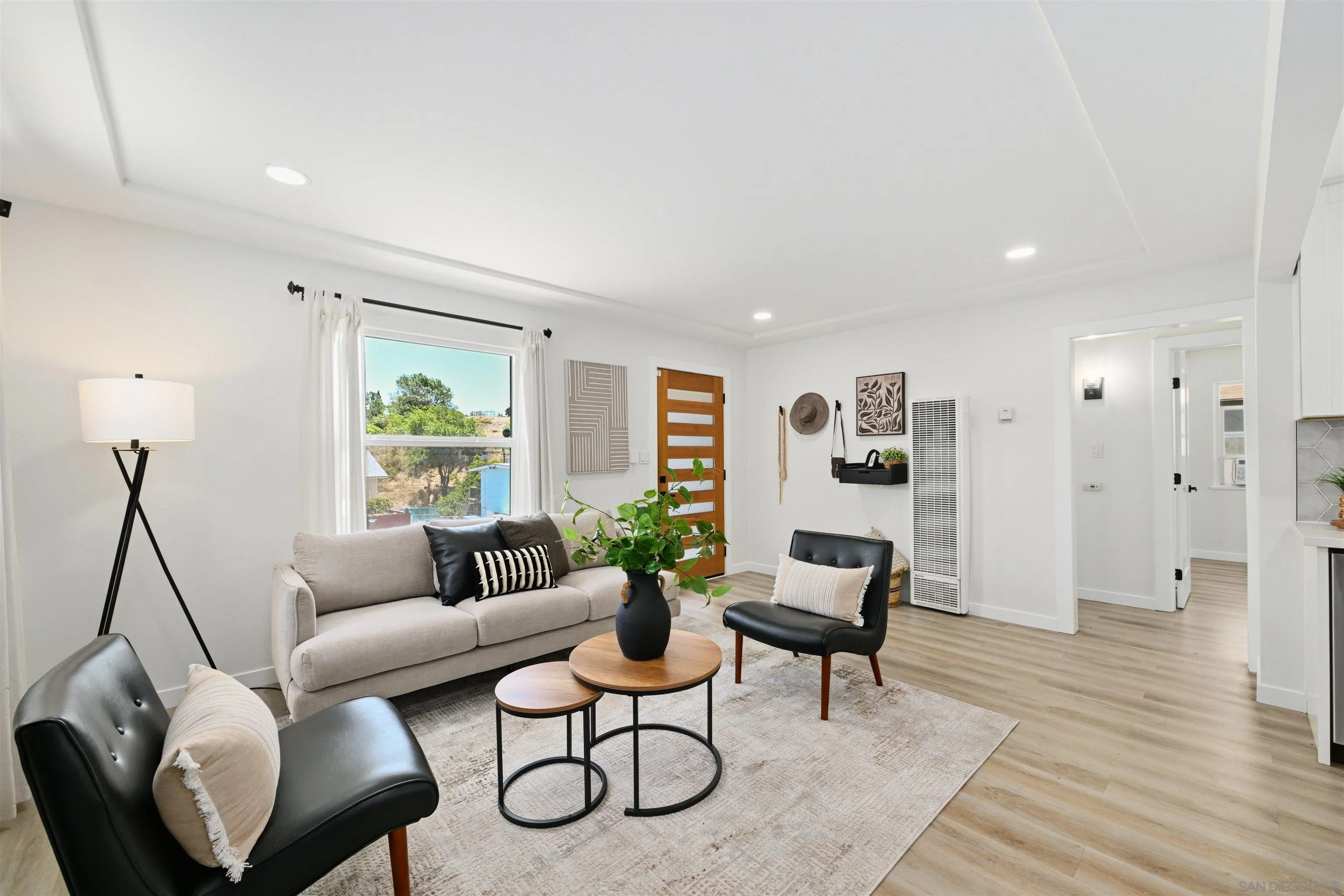 https://cdn.realtyfeed.com/cdn/127/260013351/7707703c543c75b68848756040ea1ca4.webp