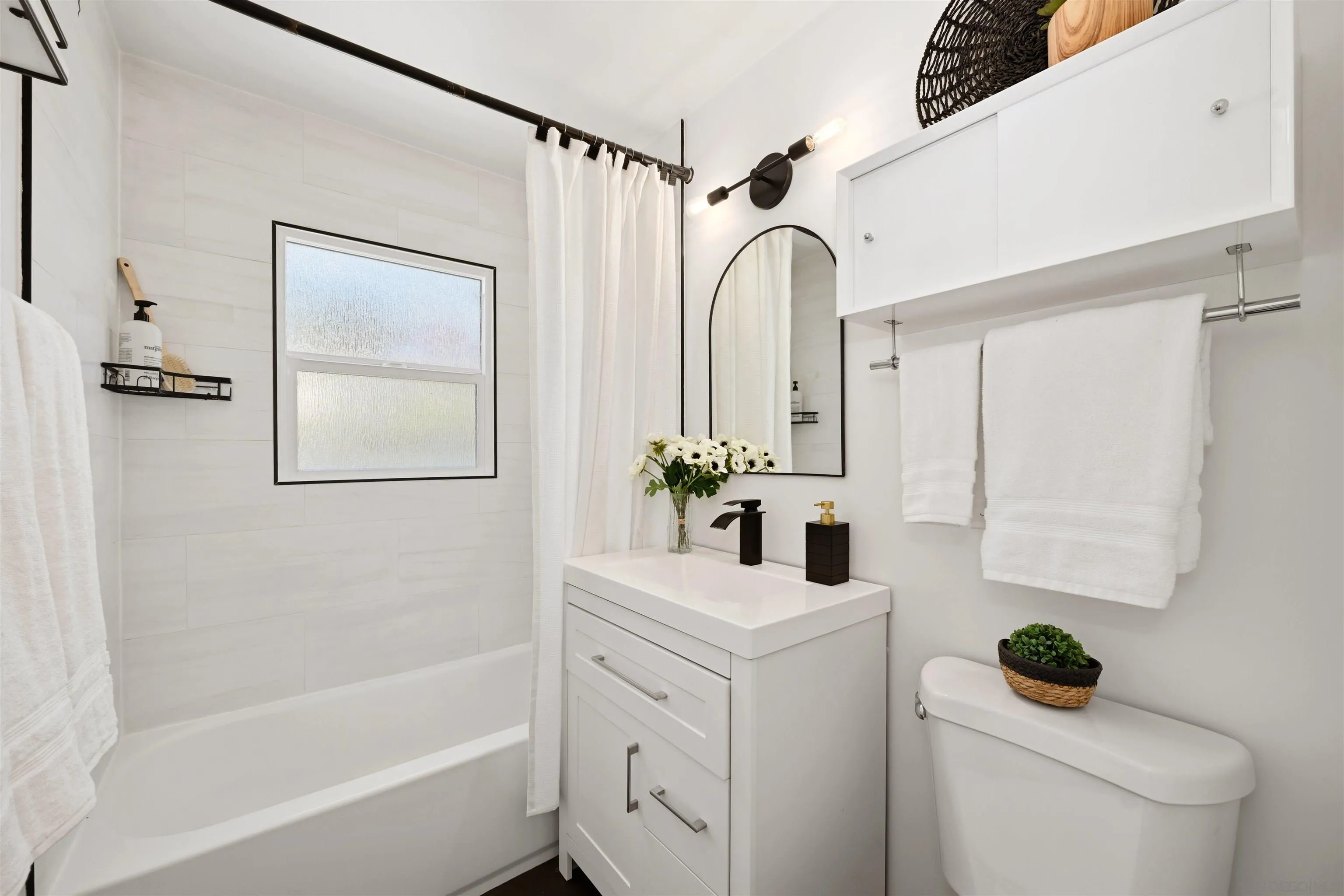 https://cdn.realtyfeed.com/cdn/127/260013351/a83a2df4df5cbd6072e63c6d47403002.webp