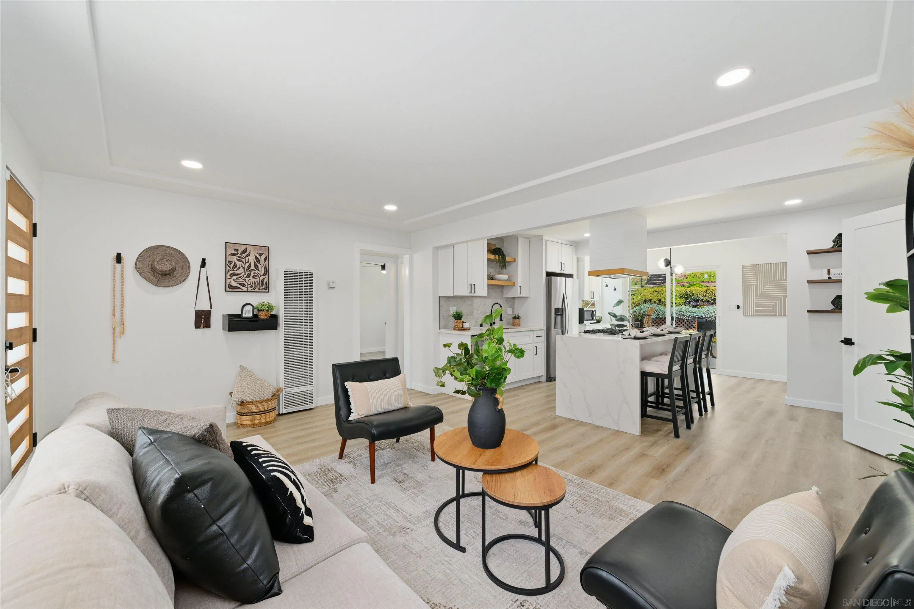https://cdn.realtyfeed.com/cdn/127/260013351/fc50d33f8238024cce3749030c608a32.webp