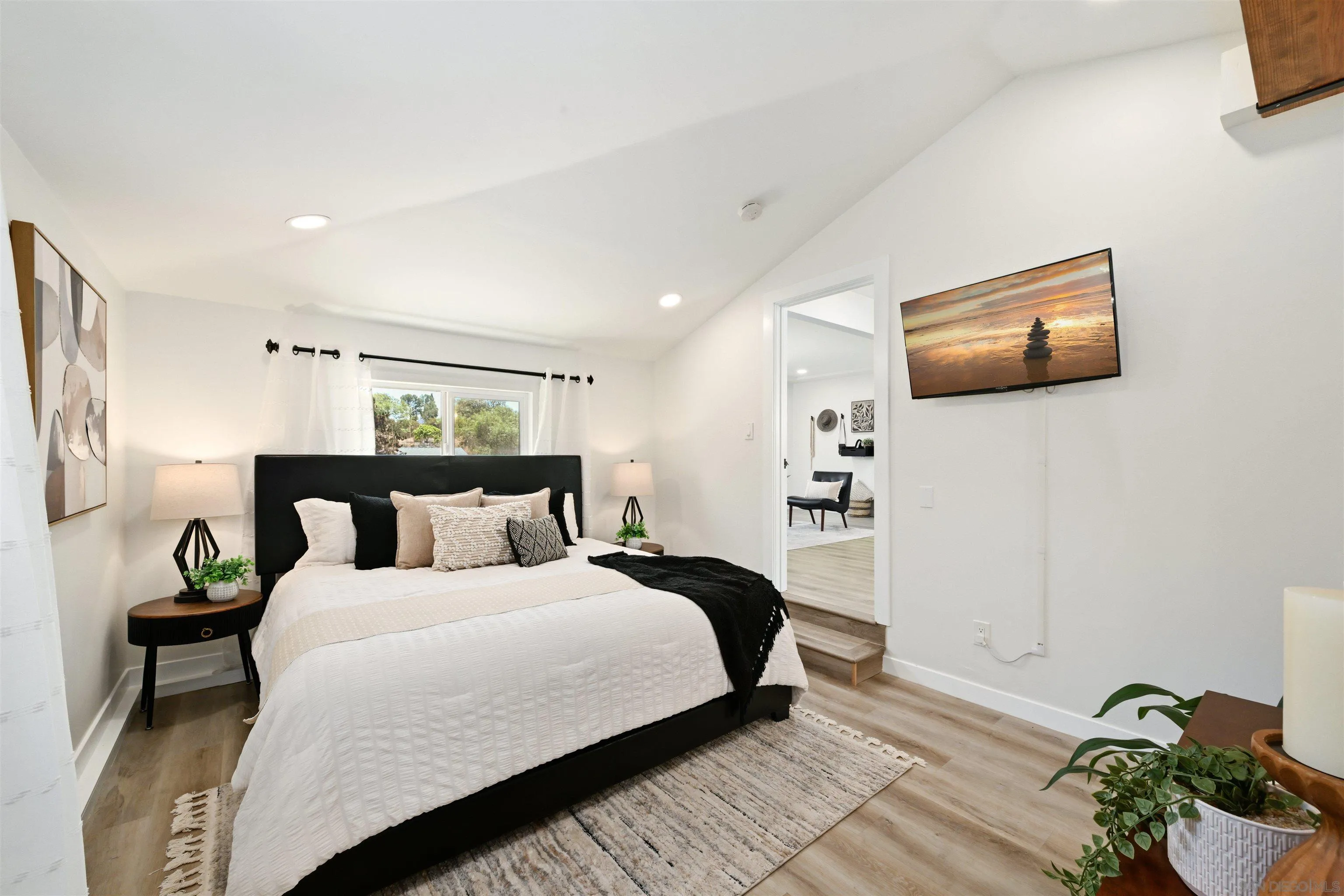https://cdn.realtyfeed.com/cdn/127/260013351/fc69b996c163b3988f97f3ca006ab663.webp