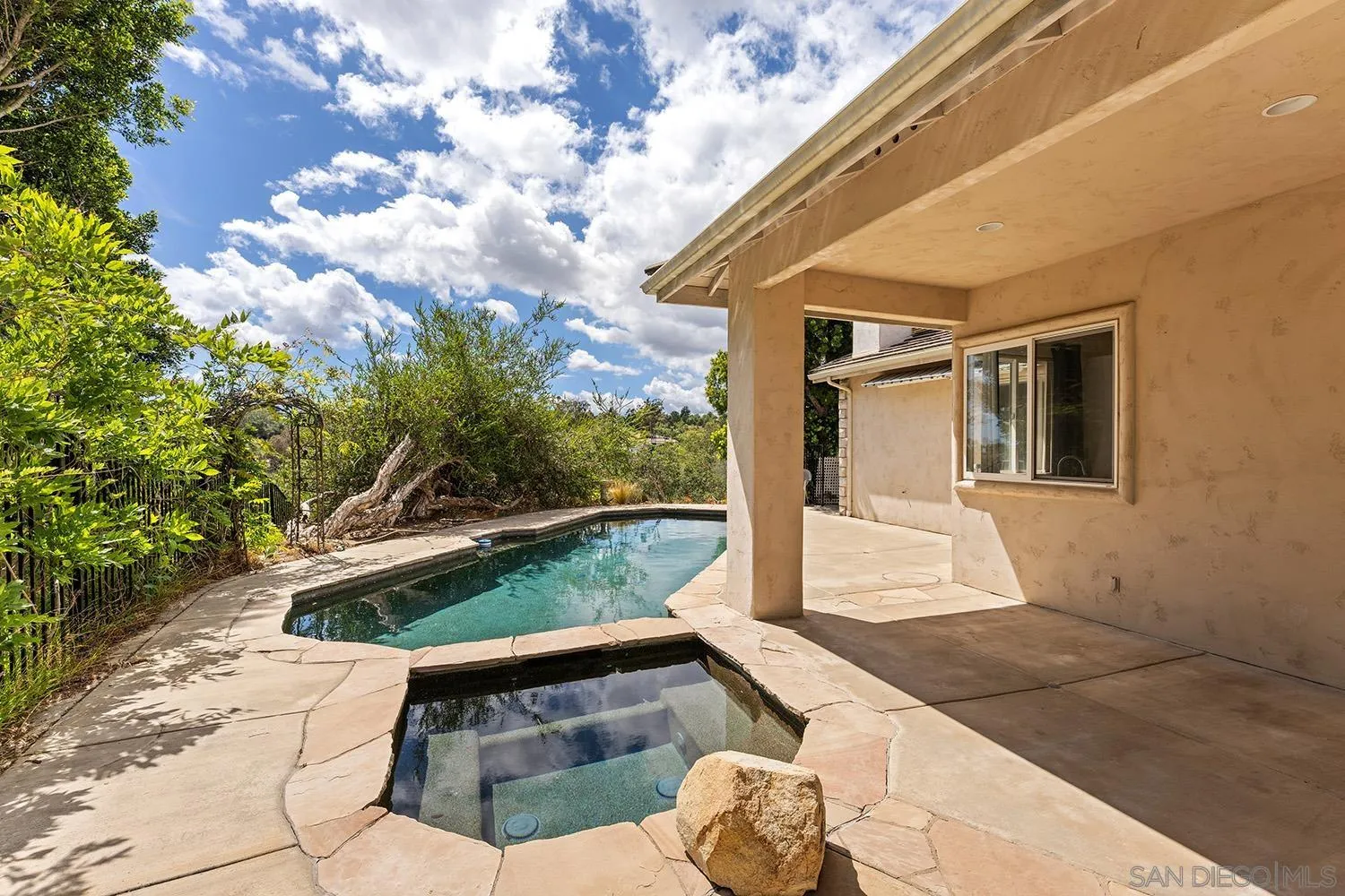 https://cdn.realtyfeed.com/cdn/127/260013353/04cdbe8420c587a9adc5db2c58706fdc.webp