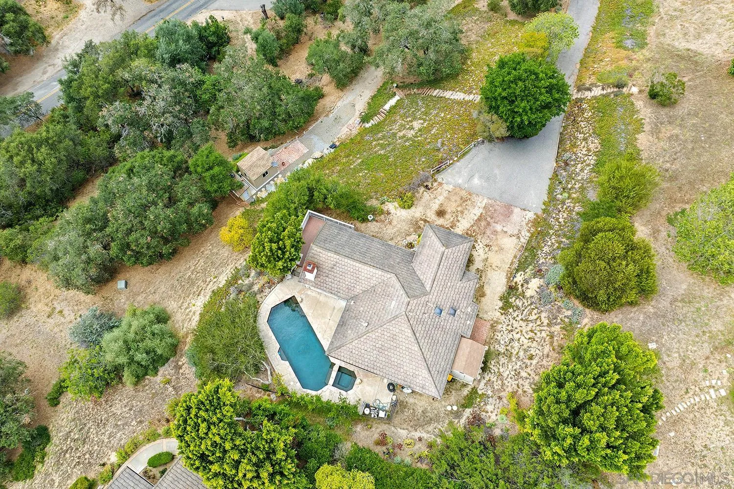 https://cdn.realtyfeed.com/cdn/127/260013353/12a7b3721785bb1ccff681a6725c8584.webp