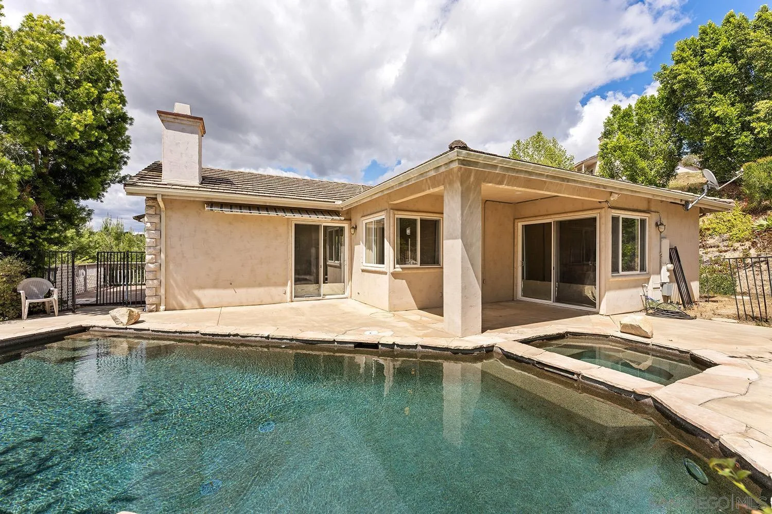 https://cdn.realtyfeed.com/cdn/127/260013353/9d50786579c6b9f0965dbc58b6059c3d.webp