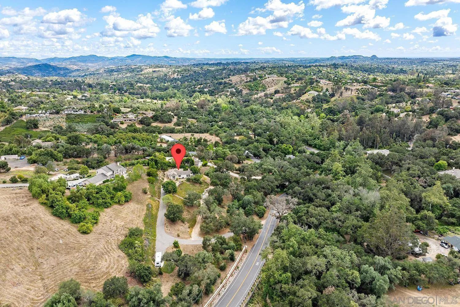 https://cdn.realtyfeed.com/cdn/127/260013353/bc44a2d0d106b558a9f0c2a0a603d567.webp