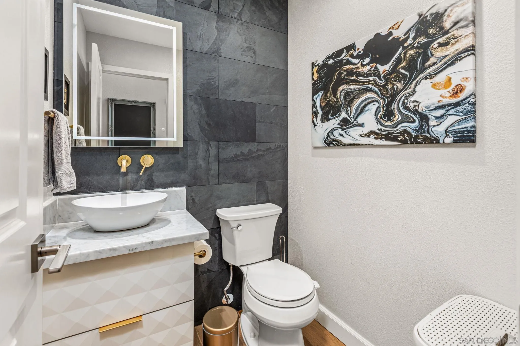 https://cdn.realtyfeed.com/cdn/127/260013354/2924adb7286f3a185f3793f80a99b745.webp