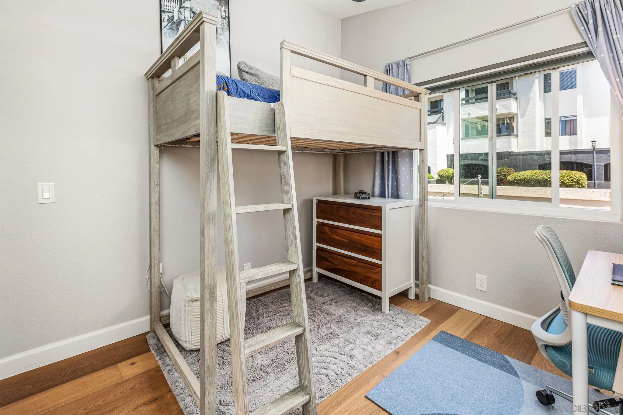https://cdn.realtyfeed.com/cdn/127/260013354/49215d99edbc33f239350ab675327f6c.webp
