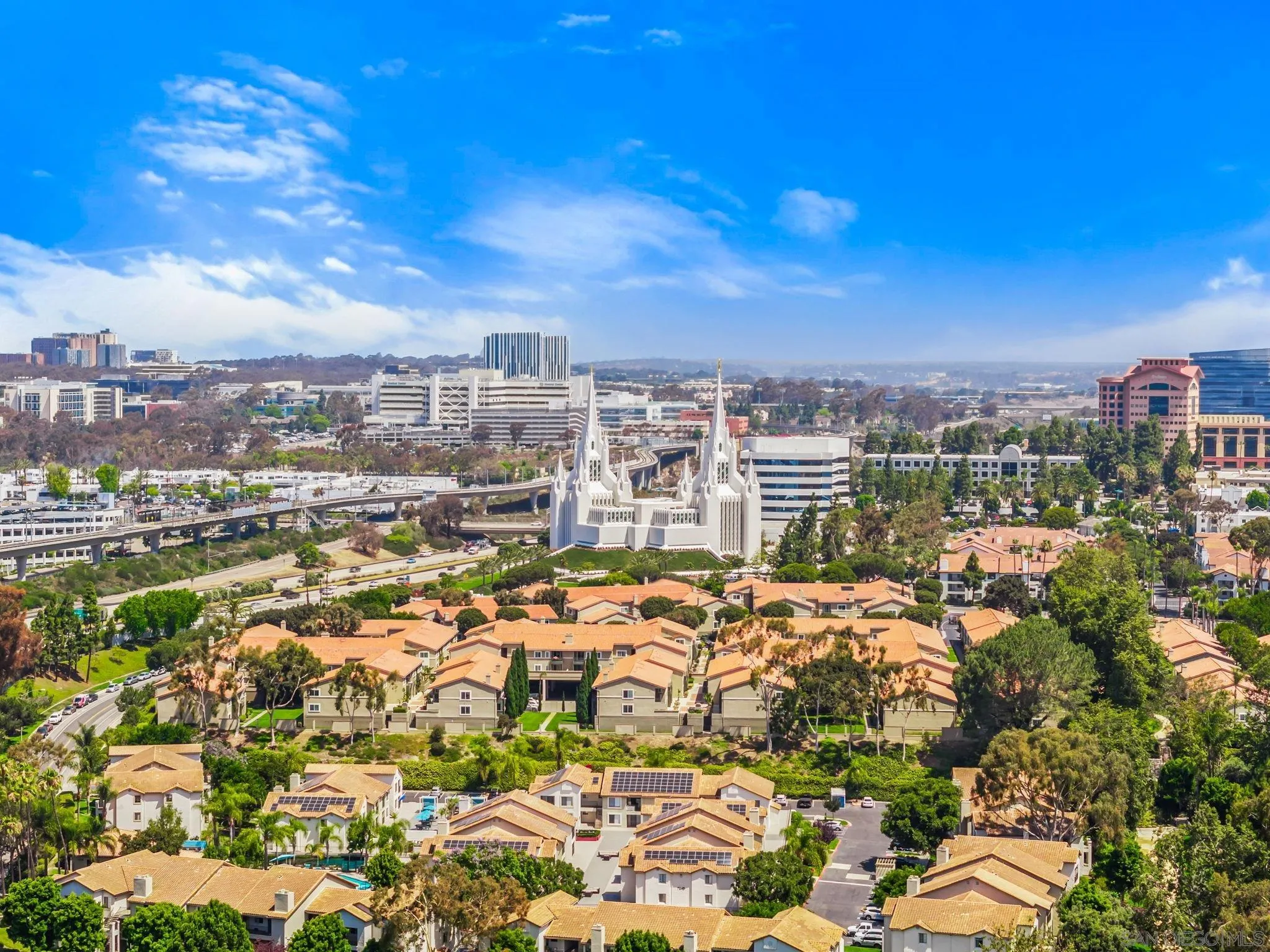 https://cdn.realtyfeed.com/cdn/127/260013354/4fd189c134b50bf7ffaa47d3410b17af.webp