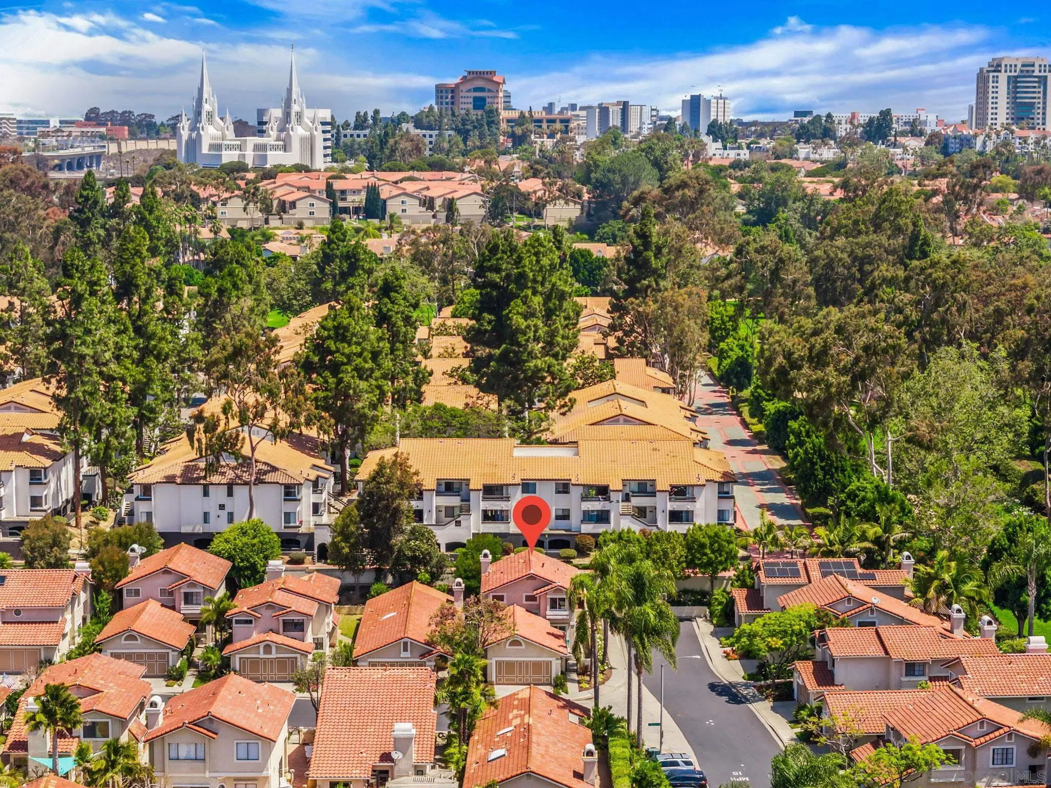 https://cdn.realtyfeed.com/cdn/127/260013354/89be8561300f619f52a091ef8f63c8bc.webp