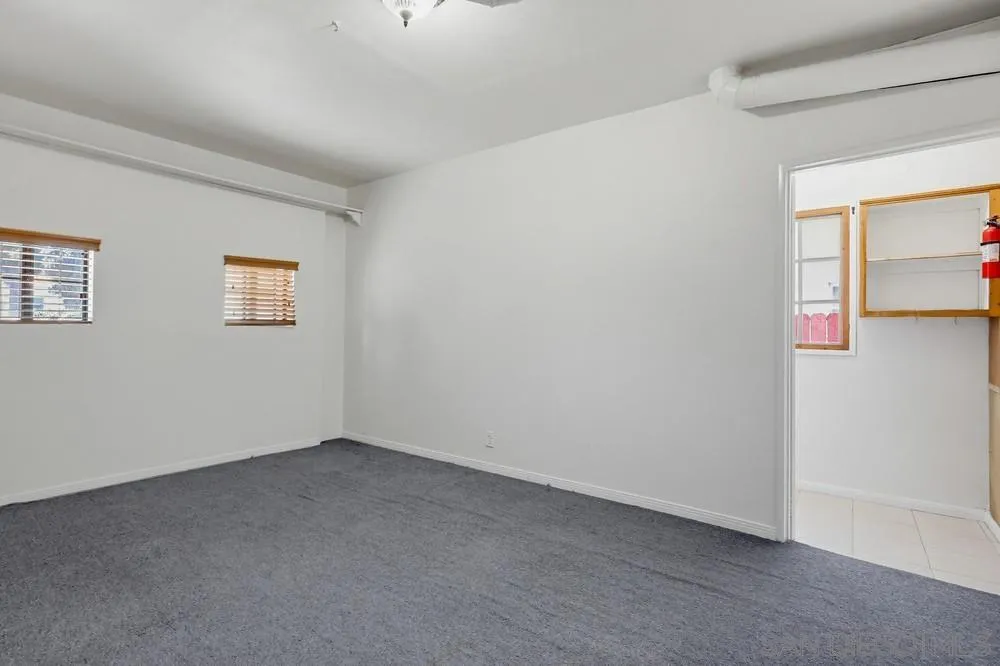 https://cdn.realtyfeed.com/cdn/127/260013355/afd2b2e46487cb33814ef2aa502e01a6.webp