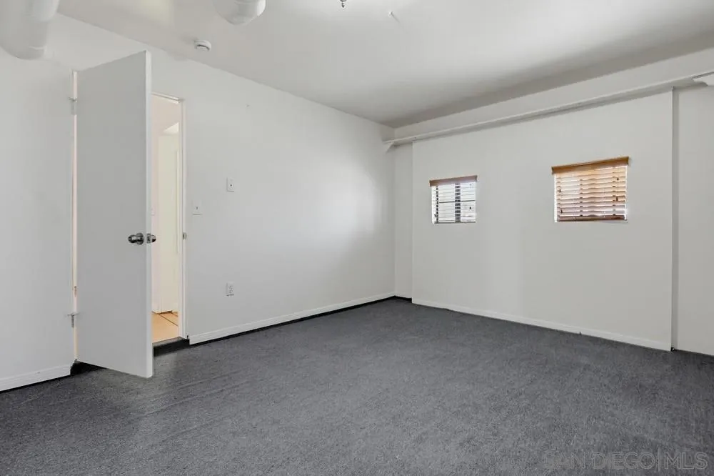 https://cdn.realtyfeed.com/cdn/127/260013355/b8818fd093b2a3fb7989e926c48d1898.webp