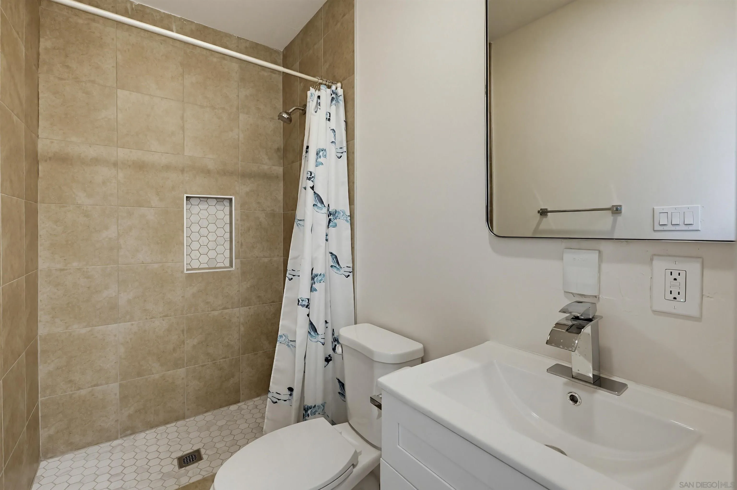 https://cdn.realtyfeed.com/cdn/127/260013355/cb1e17b6802d95caaacfb0135a55157d.webp