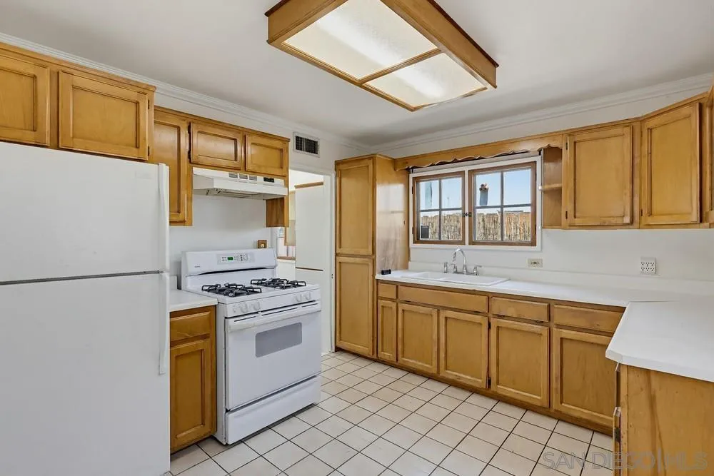 https://cdn.realtyfeed.com/cdn/127/260013355/fde135d931b7cb9f46f999dae56fe9d4.webp