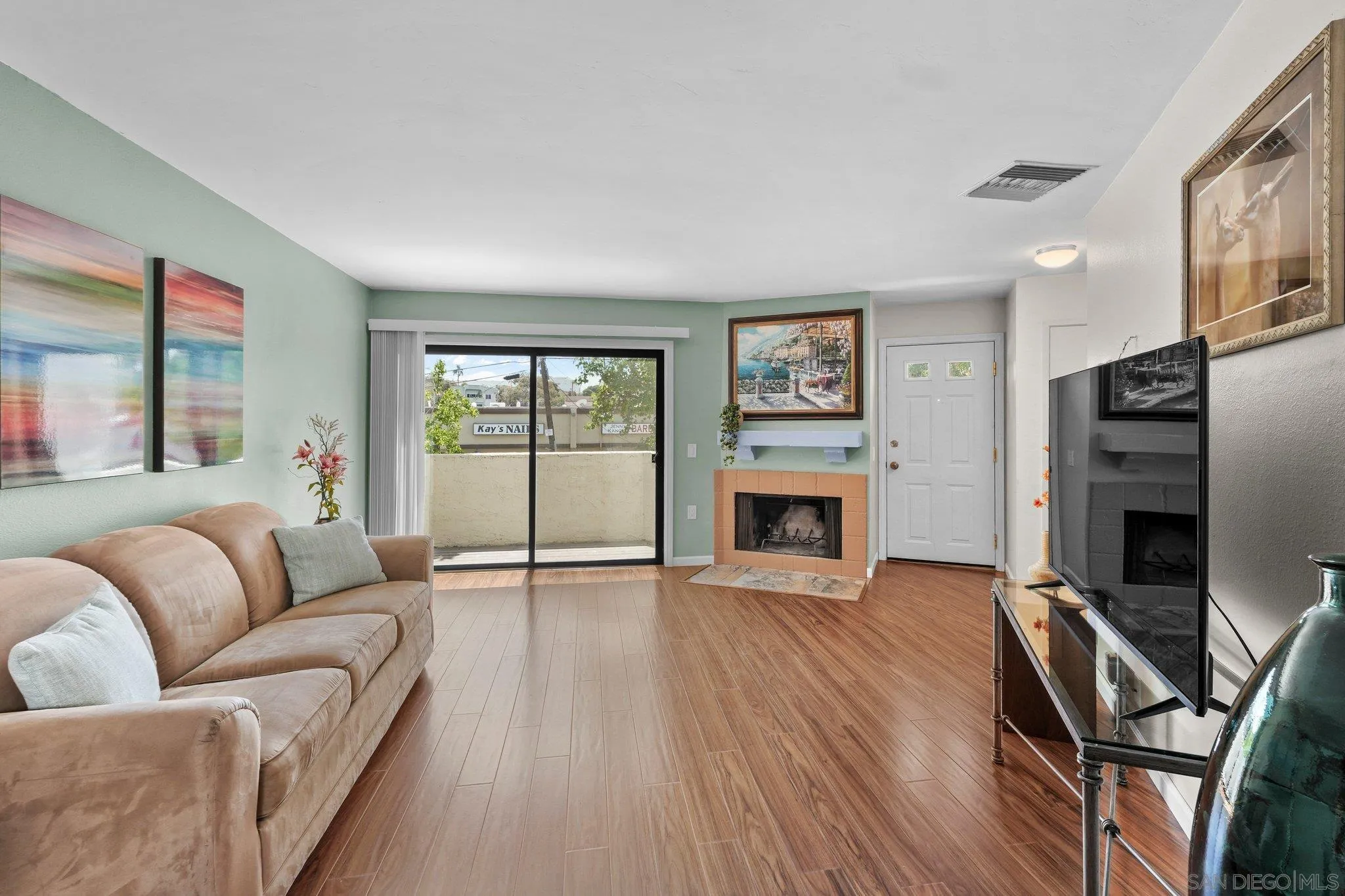 https://cdn.realtyfeed.com/cdn/127/260013362/0c024275d6d520b61f263071fbf9a76e.webp
