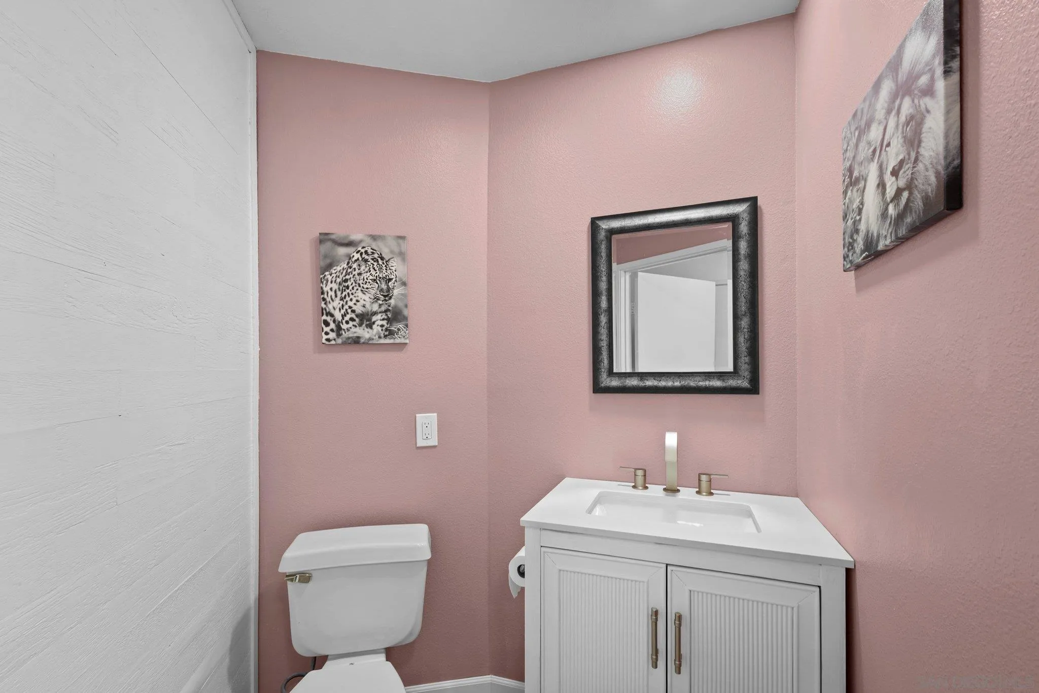 https://cdn.realtyfeed.com/cdn/127/260013362/13175a4f09f0faf332bbfe52d637cde0.webp