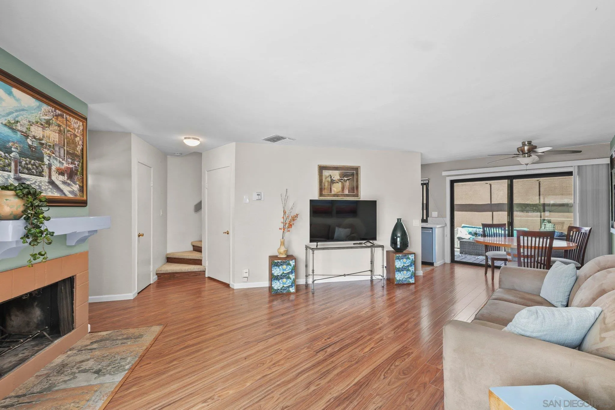 https://cdn.realtyfeed.com/cdn/127/260013362/2d76c2eaf2fcac6c4f113385ac12ab46.webp